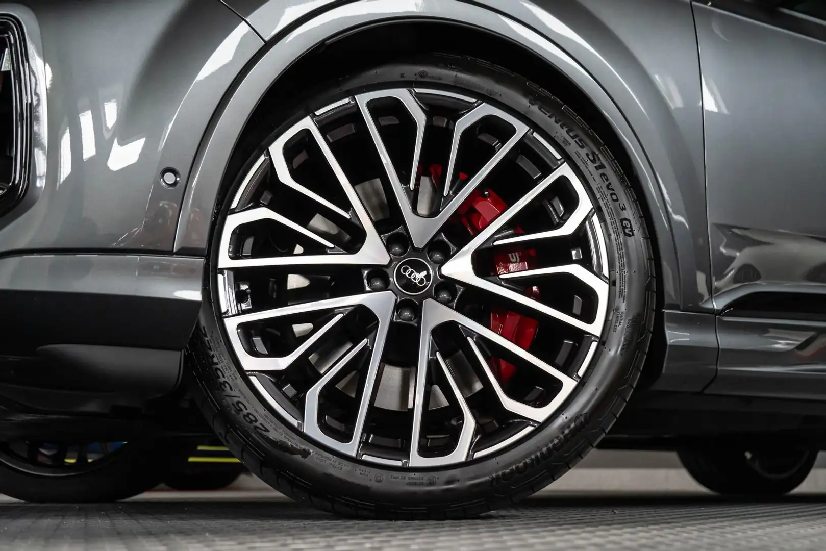 Audi SQ7 4.0 TFSI quattro AHK PANO B&O Advanced ABT Gris - 2