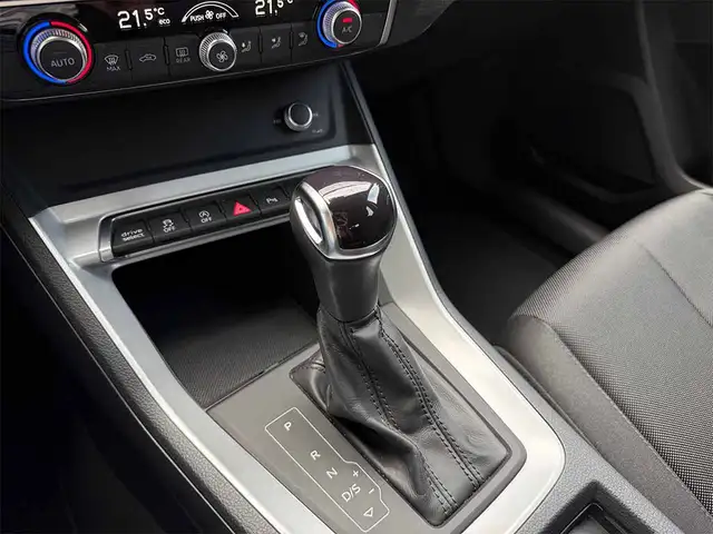 Audi Q3 view 17