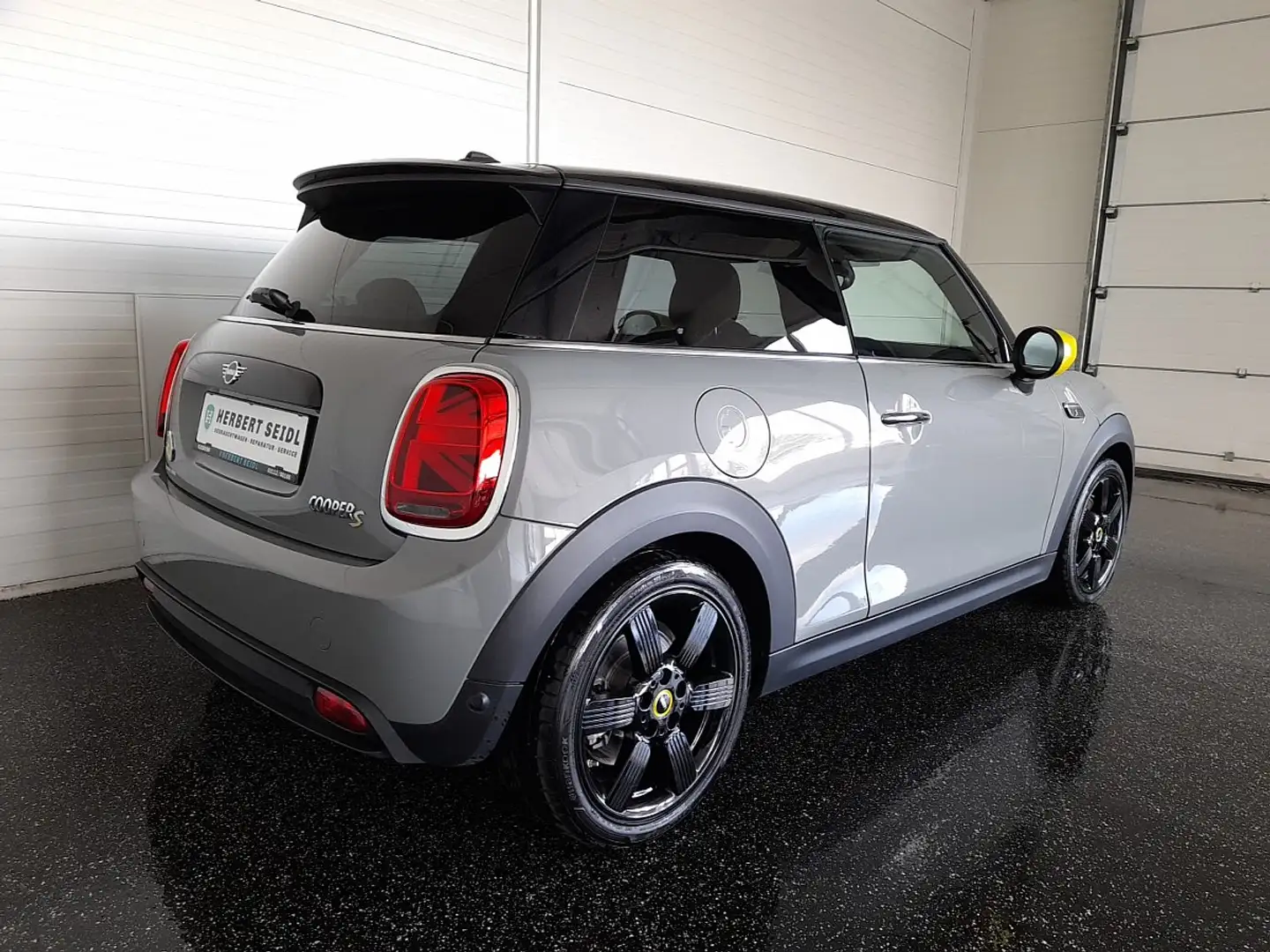 MINI One MINI Cooper SE 32,6kWh Aut. *VOLL-LED / NAVI / ... Grau - 2