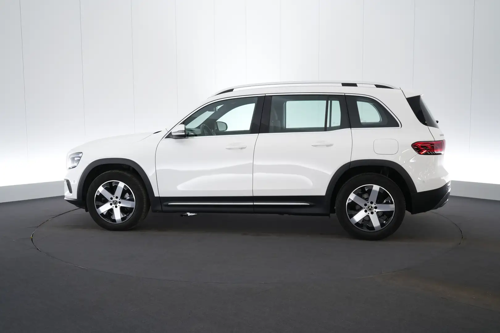 Mercedes-Benz GLB 180 180dA Progressive LEDER/CUIR LED GPS PDC CAM BLIS Blanc - 2