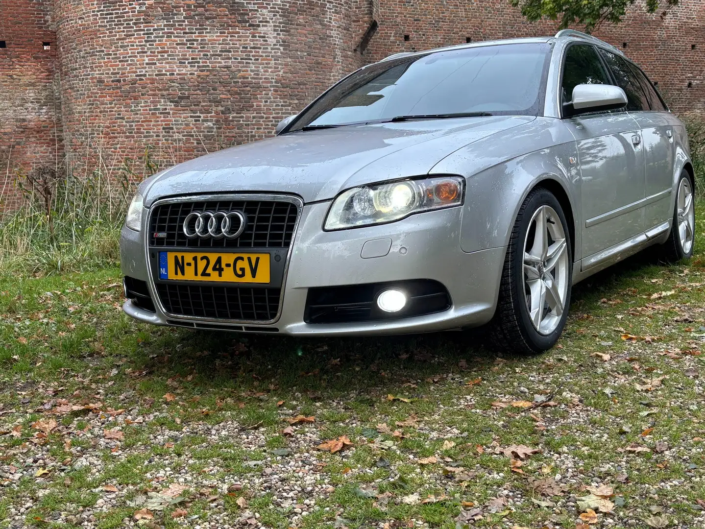 Audi A4 A4 3.2 FSI quattro - benzine+LPG - top staat! Zilver - 2