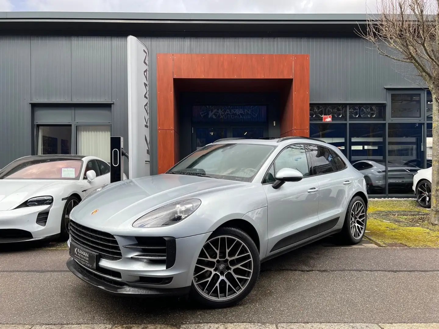 Porsche Macan PDK II Gen. #PANORAMA! KAMERA! 21"RS ALU! Stříbrná - 1