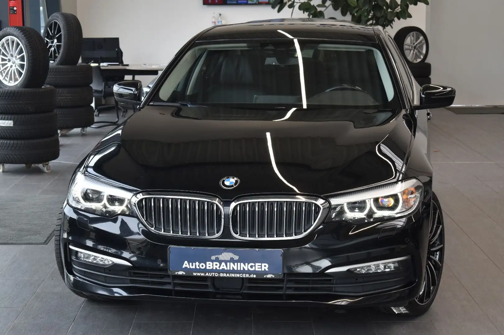 BMW 520 d Limousine Autom. LED~NaviProf~Leder~Mem~20" Czarny - 1