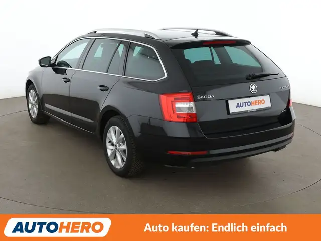Skoda Octavia view 4
