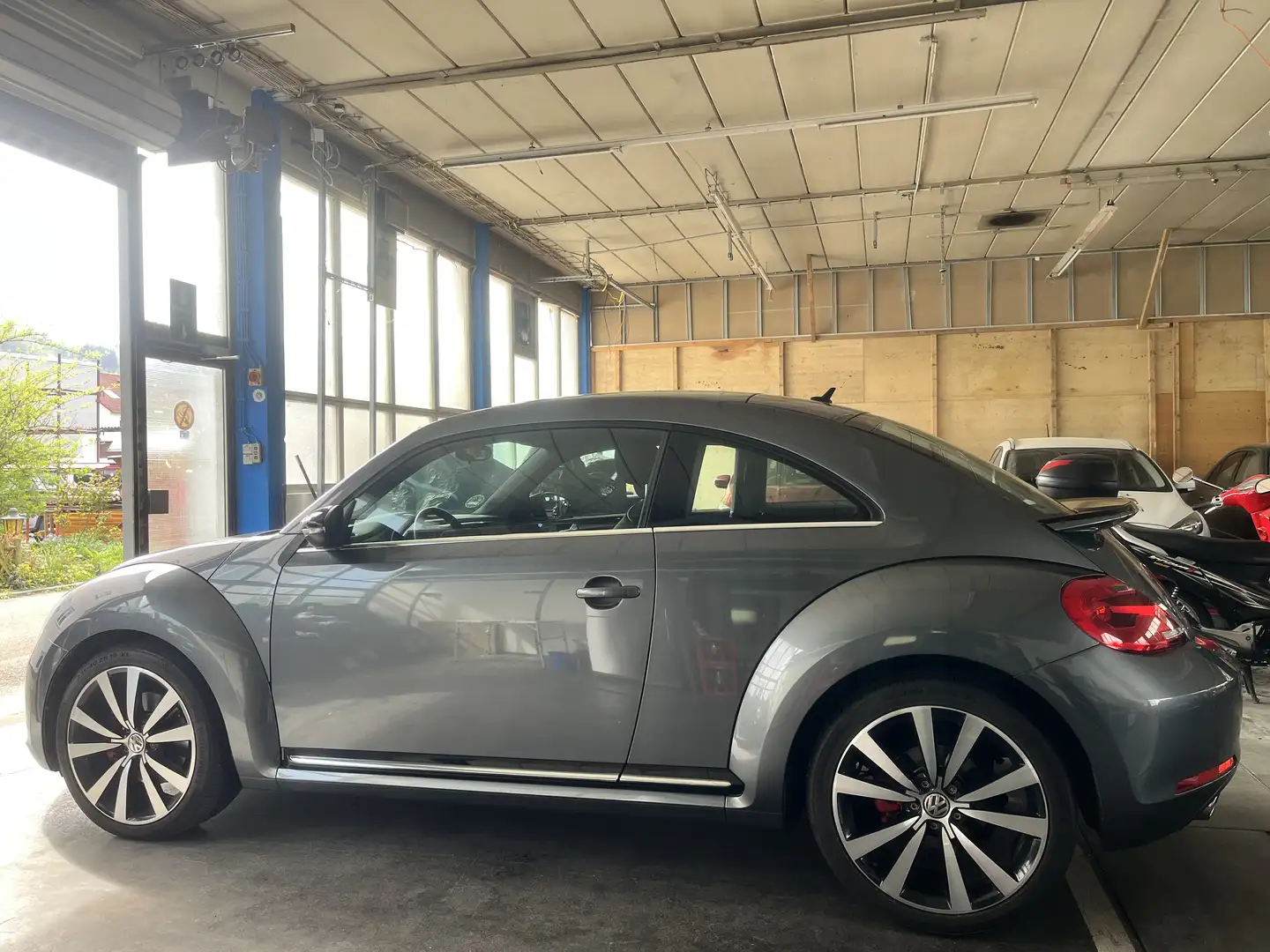 Volkswagen Beetle Sport 1.Renterhand nur 25500KM ! Automatik 200PS! Gris - 1