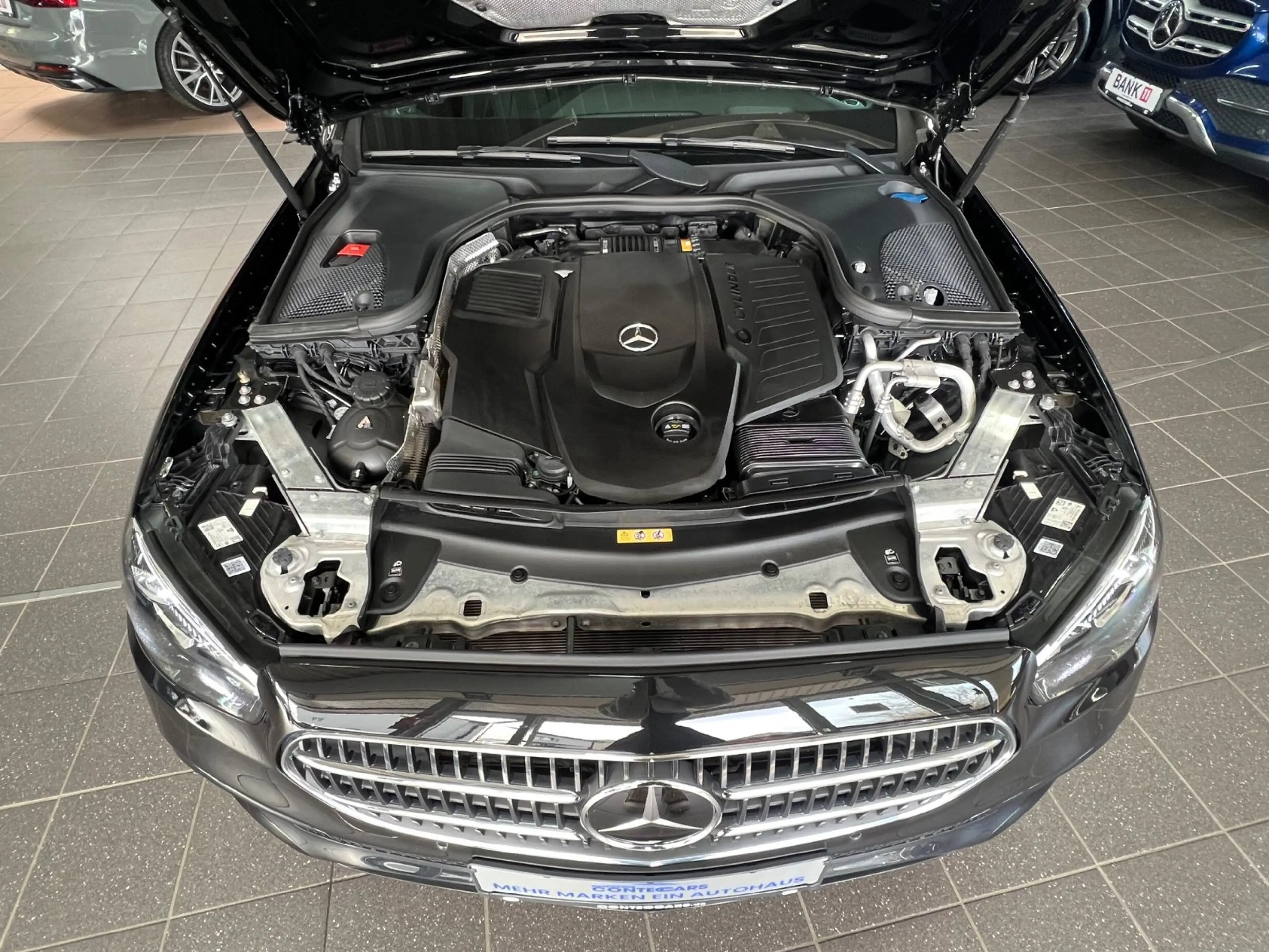 Mercedes-Benz E 400 d T 4M 2x Avantgarde Night FAP+HuD+Panorama — photo 5