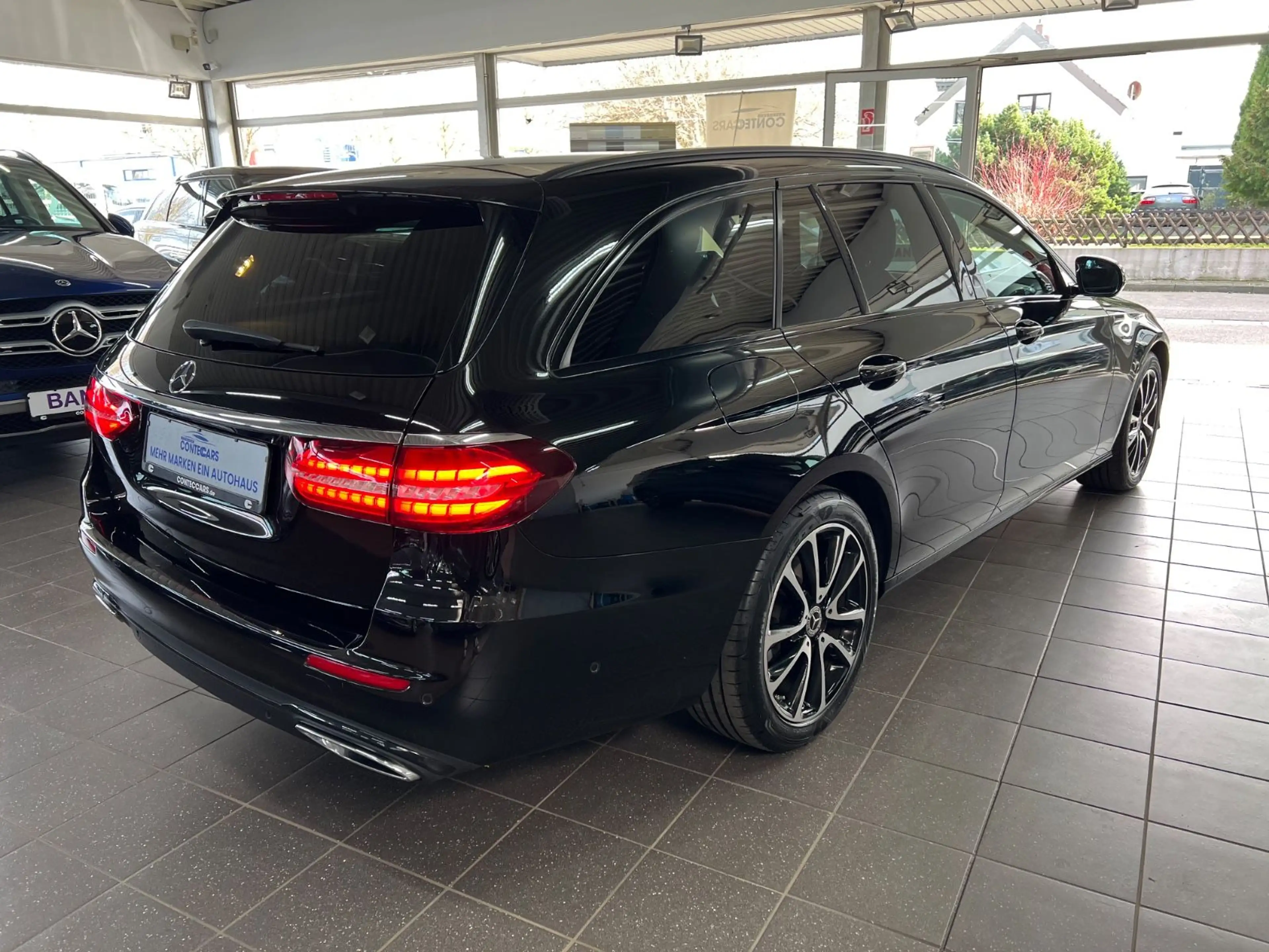 Mercedes-Benz E 400 d T 4M 2x Avantgarde Night FAP+HuD+Panorama — photo 11