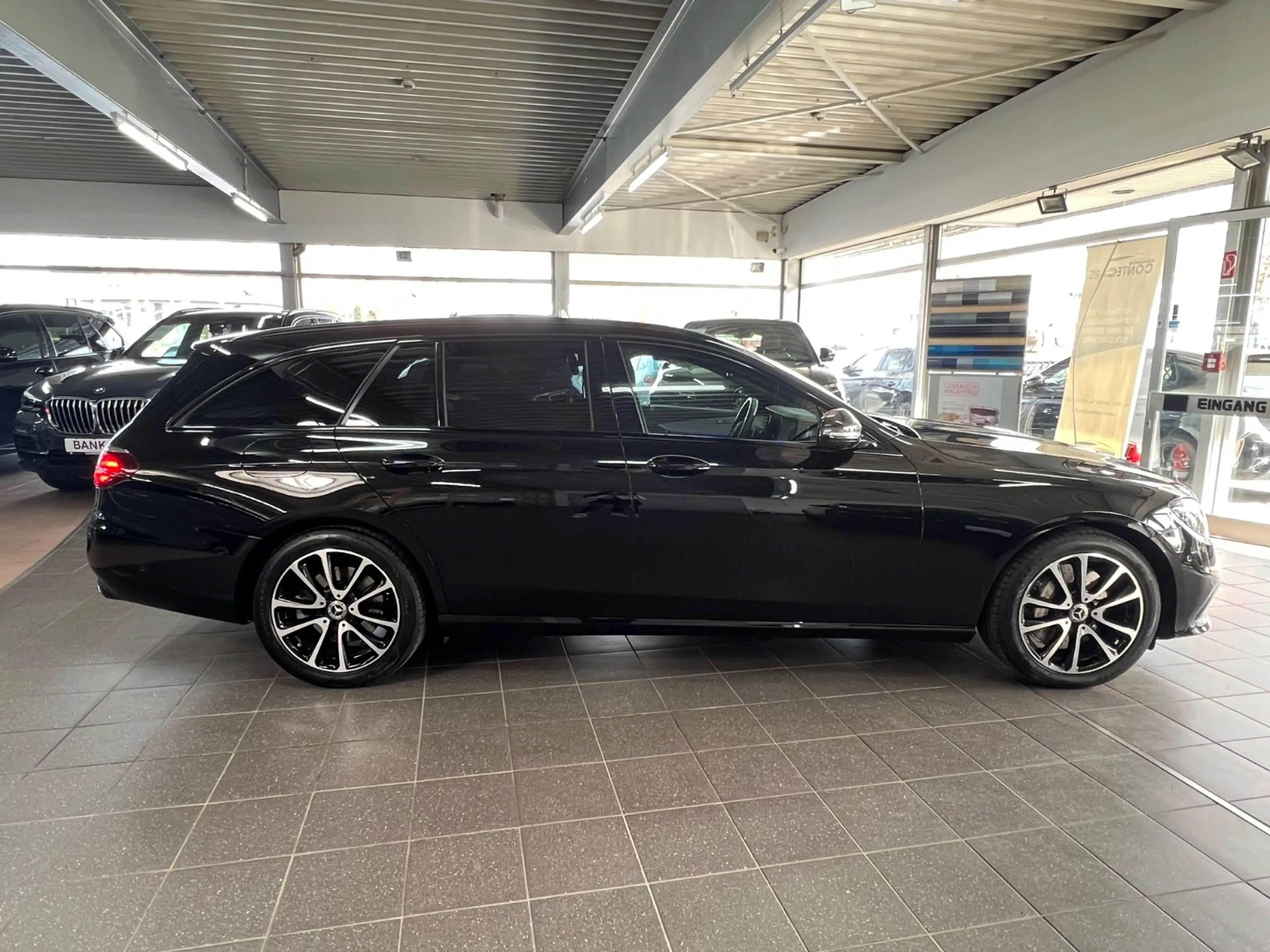 Mercedes-Benz E 400 d T 4M 2x Avantgarde Night FAP+HuD+Panorama — photo 12