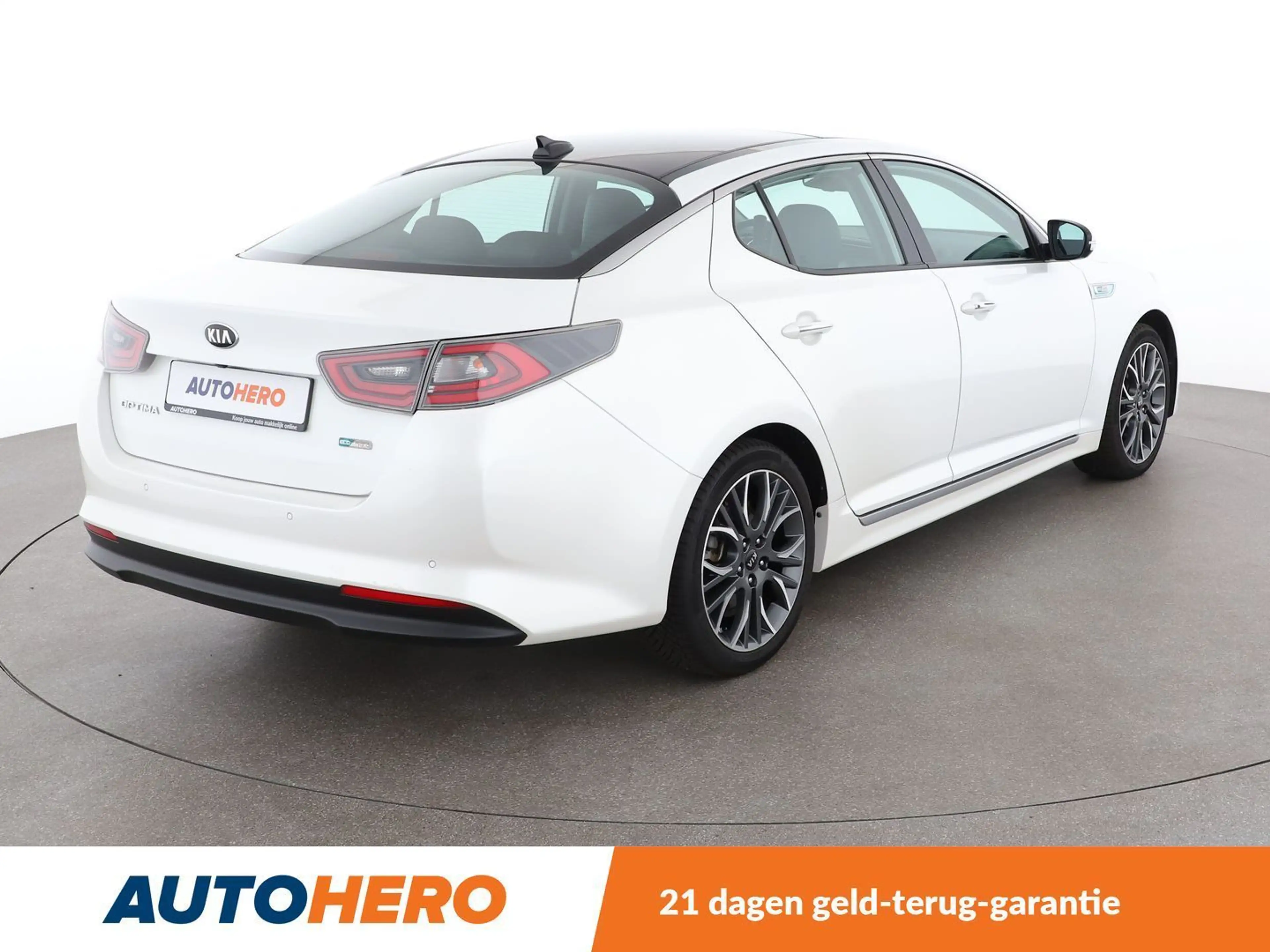 Kia Optima 2.0 Attract Hybrid — photo 6