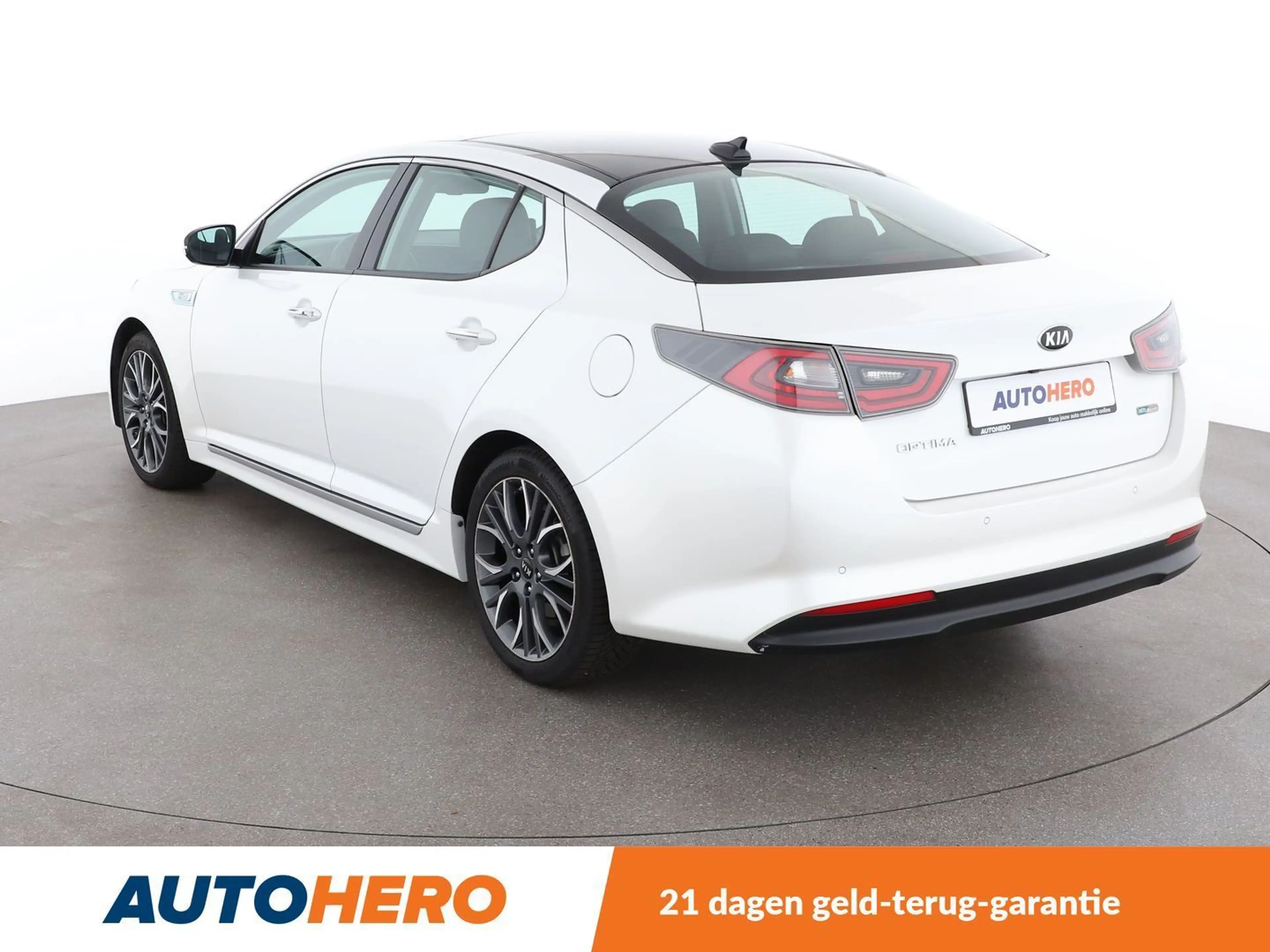 Kia Optima 2.0 Attract Hybrid — photo 4