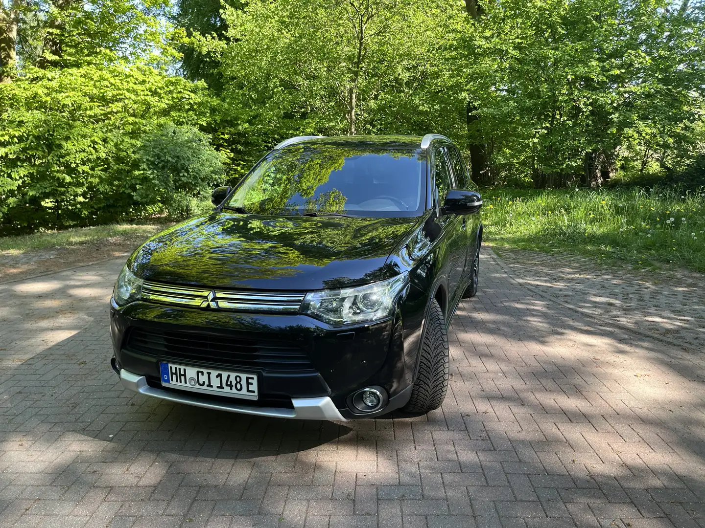 Mitsubishi Outlander 2.0 4WD Plug-In Hybrid Top Schwarz - 2