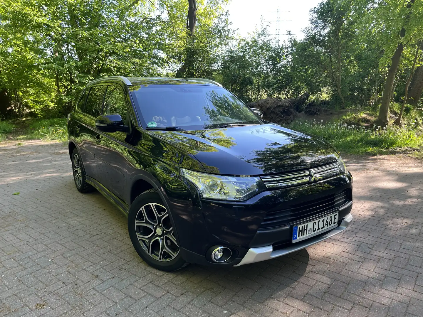 Mitsubishi Outlander 2.0 4WD Plug-In Hybrid Top Schwarz - 1