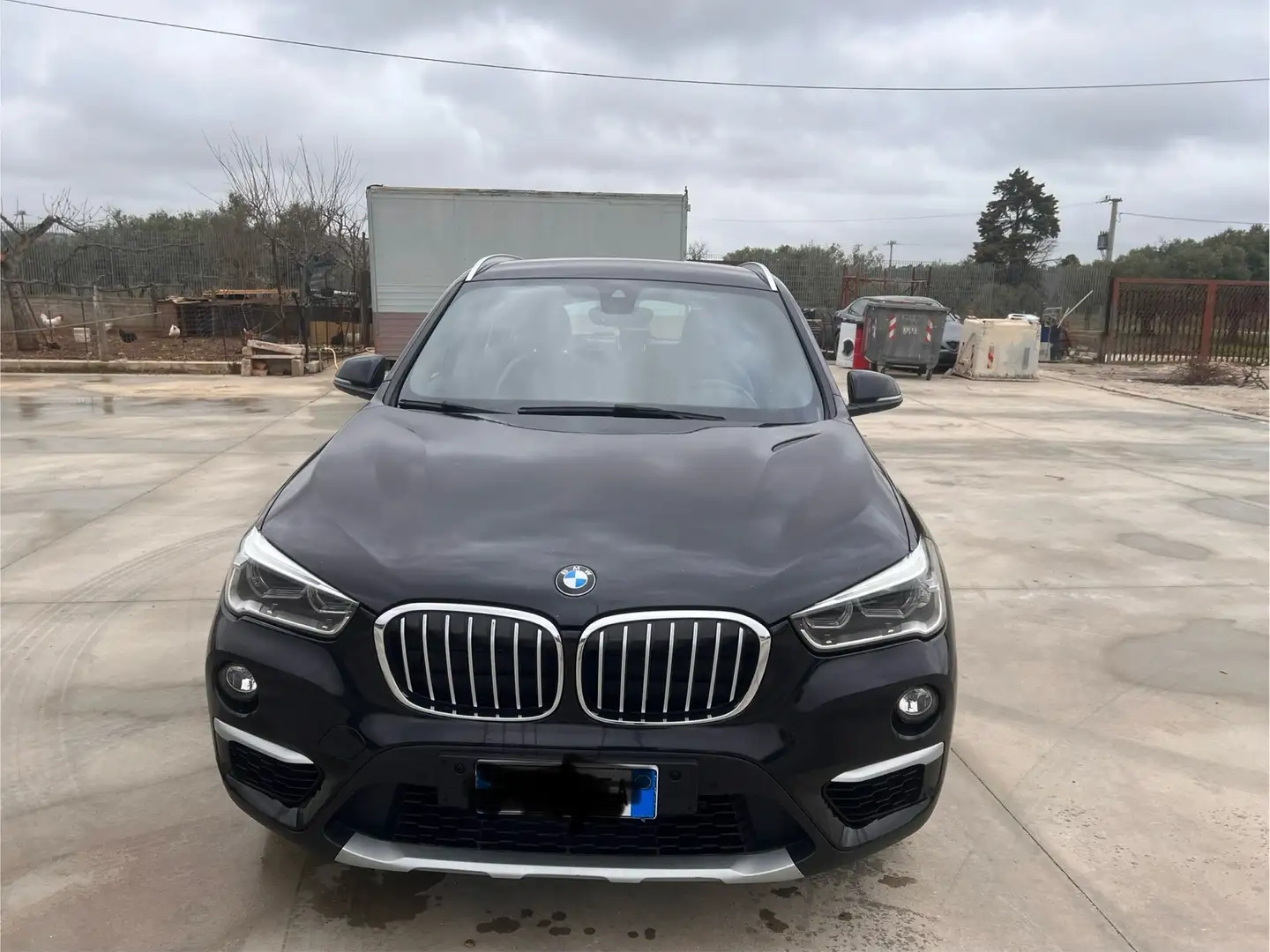 BMW X1 xdrive18d xLine auto Zwart - 1
