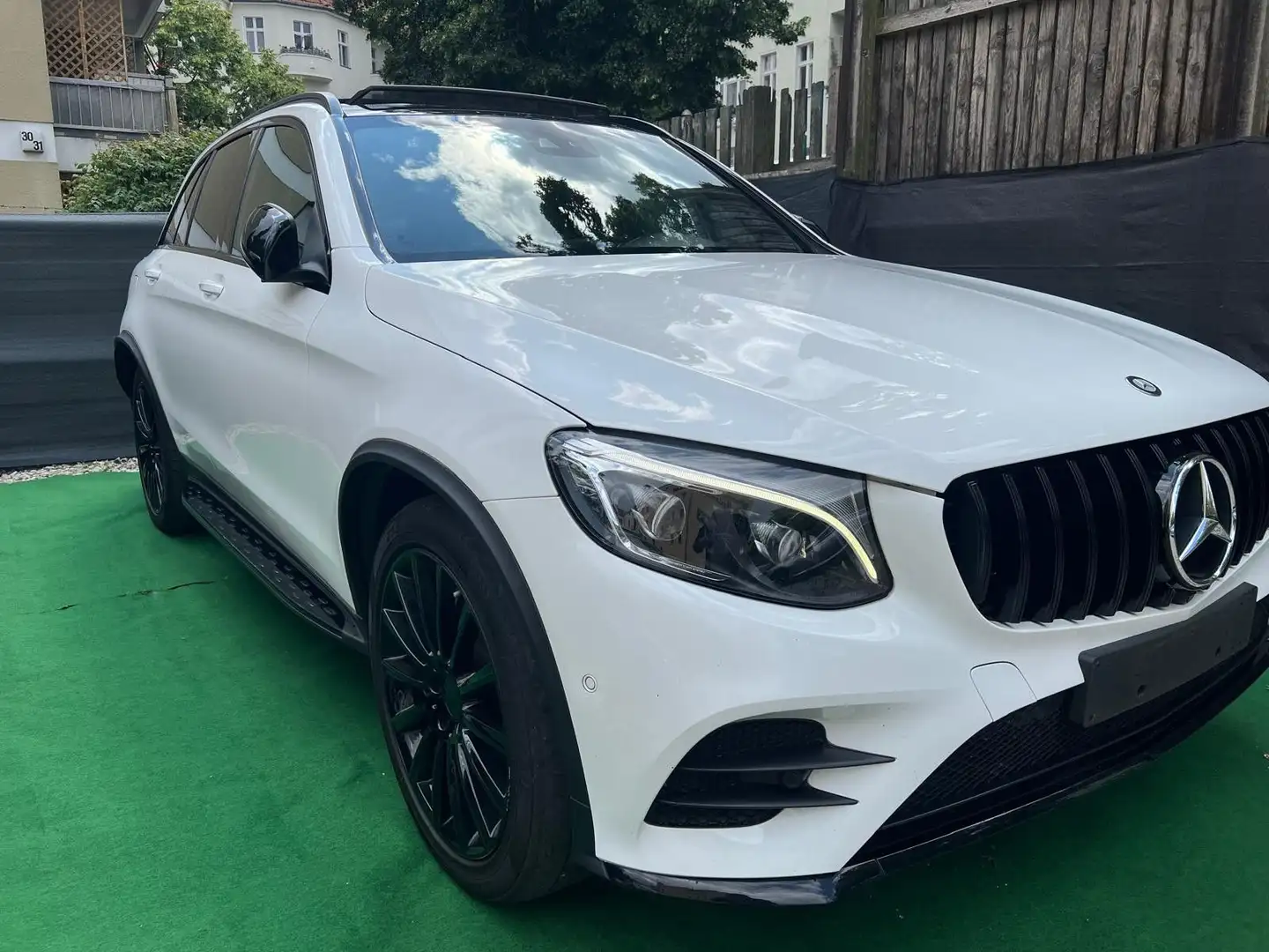 Mercedes-Benz GLC 250 GLC -Klasse  250 d 4Matic AMG-Line Aut.Leder,Pan Weiß - 1