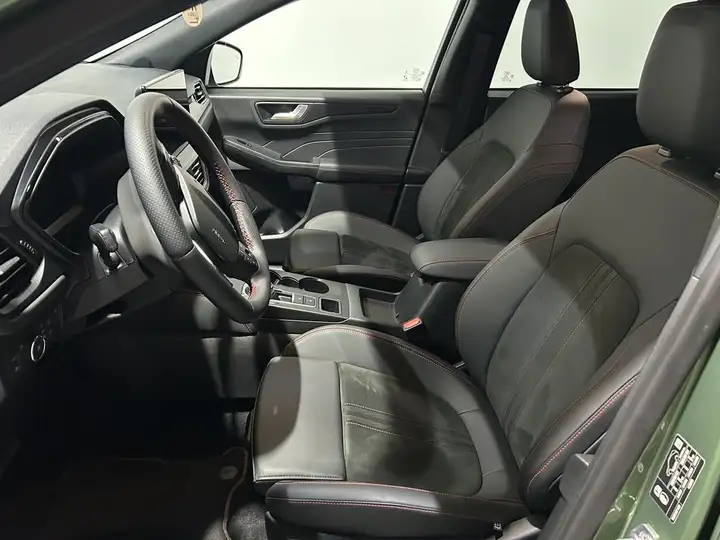 Ford Kuga 2025, foto 15