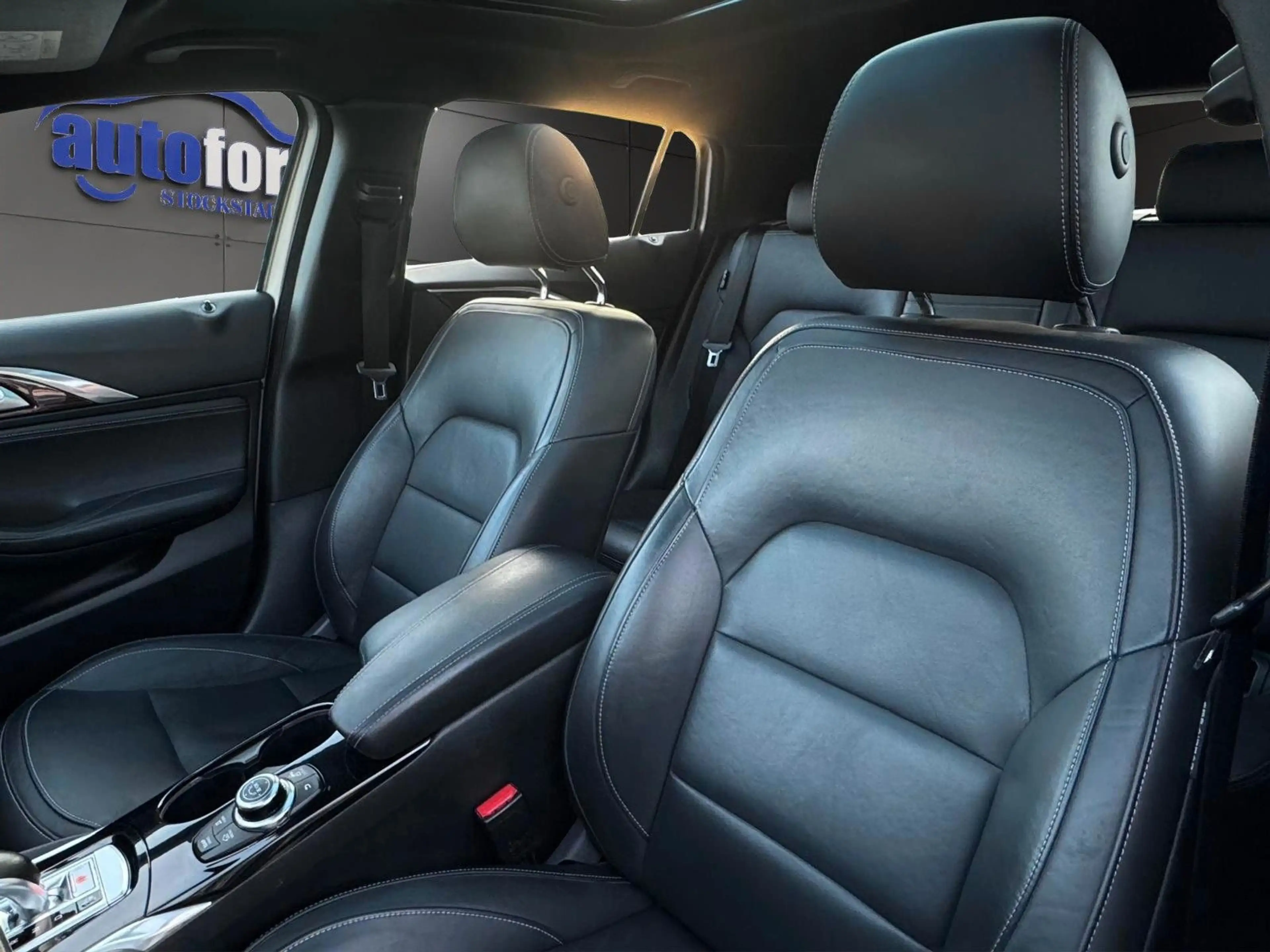Infiniti Q30 2.2 d Sport AUT.°NAVI°PANO°KAMERA°ACC°MEMORY — photo 12