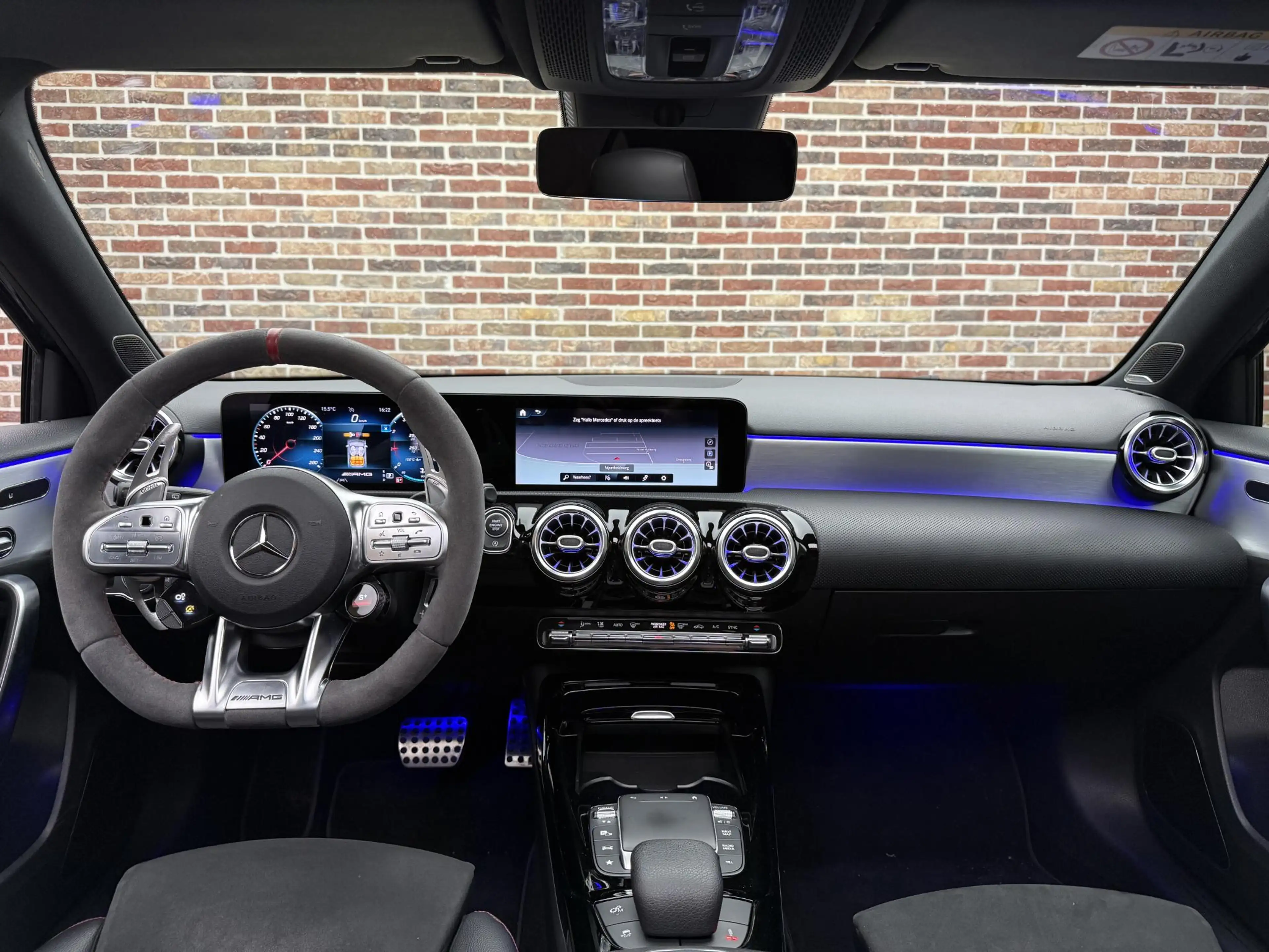 Mercedes-Benz A 35 AMG 4MATIC Premium Pano | Aero | Burmester — photo 10