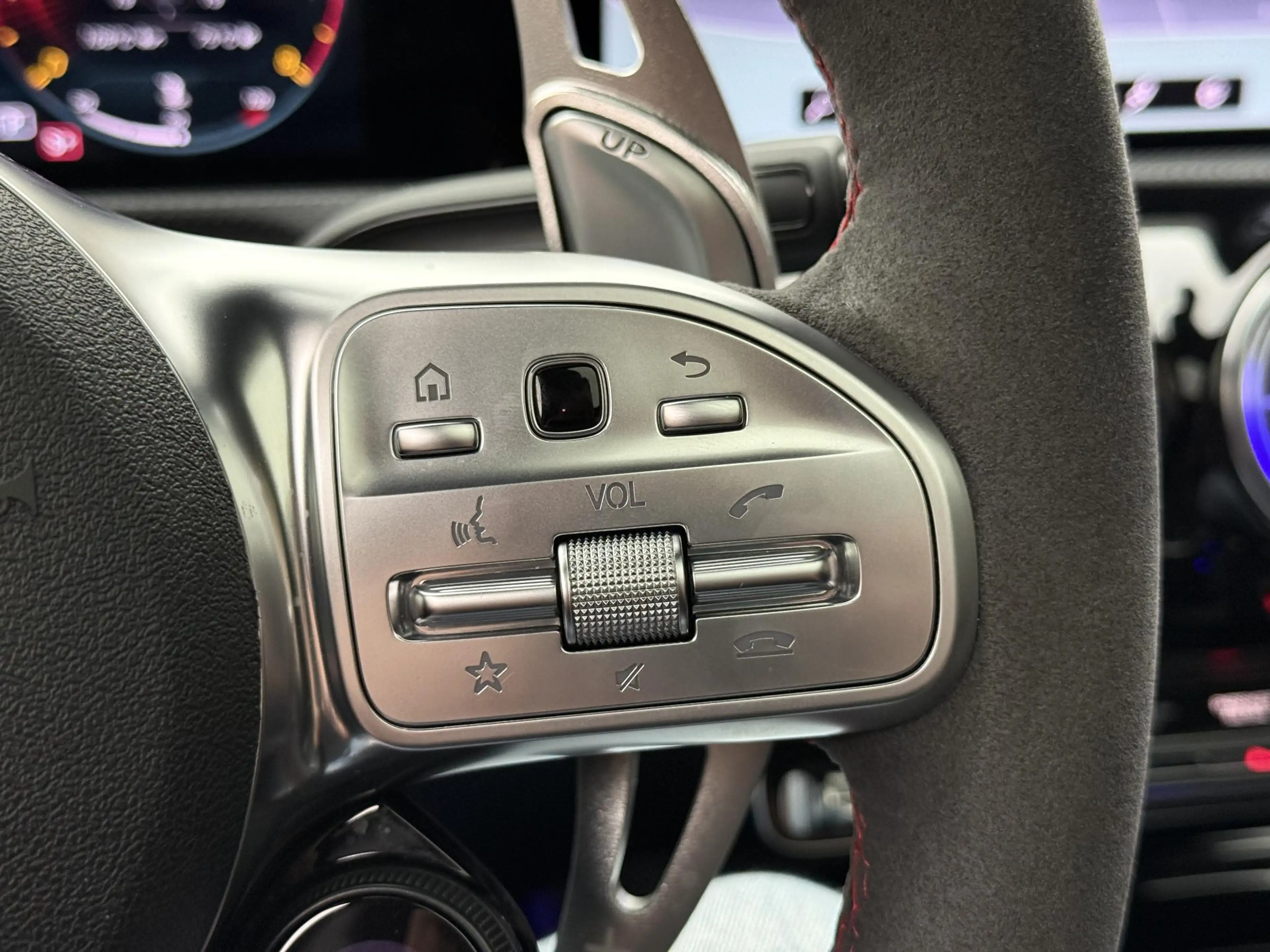 Mercedes-Benz A 35 AMG 4MATIC Premium Pano | Aero | Burmester — photo 13