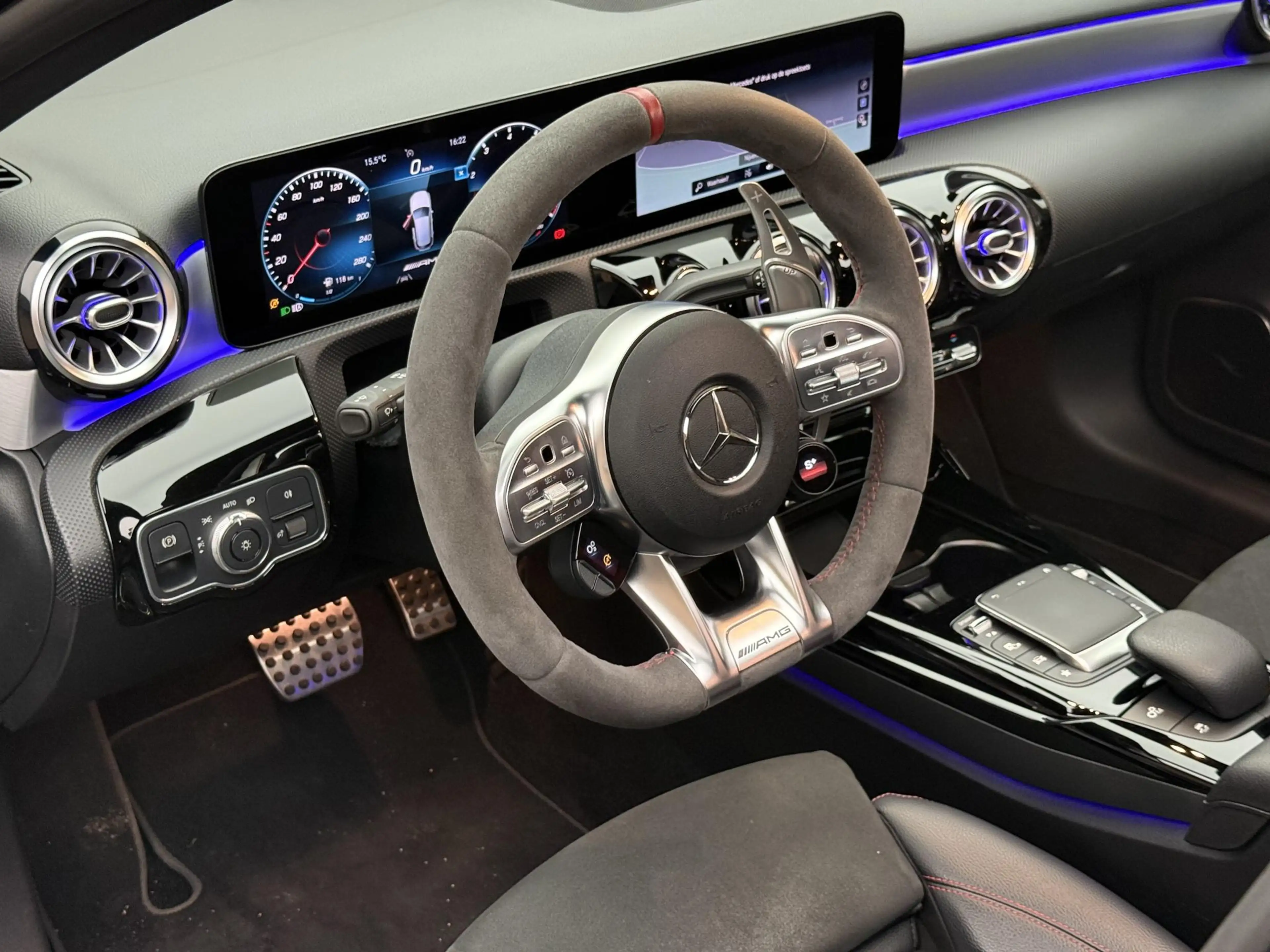 Mercedes-Benz A 35 AMG 4MATIC Premium Pano | Aero | Burmester — photo 3