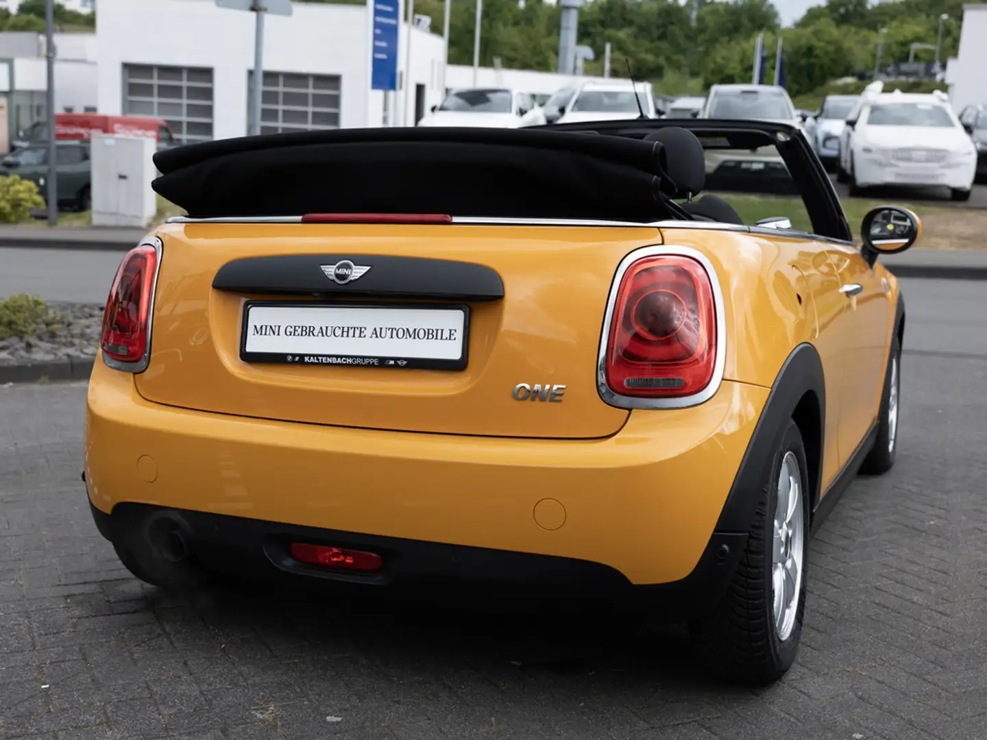 MINI One Cabrio Pepper LED NAVI KAMERA SHZ PDC Naranja - 2
