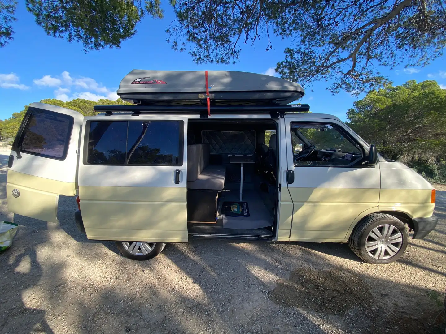 Volkswagen T2 CARAVELLE Жовтий - 1