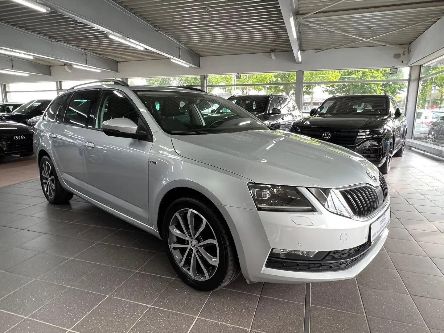 Skoda Octavia Combi 2.0 TDI Soleil Reise+Amundsen+L&S Silver - 2