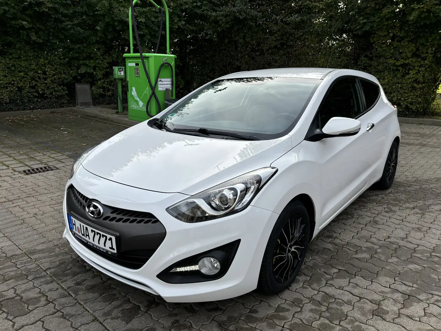 Hyundai i30 1.6 Coupe Automatik Design - 1