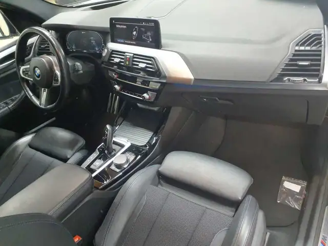 BMW X3 view 9
