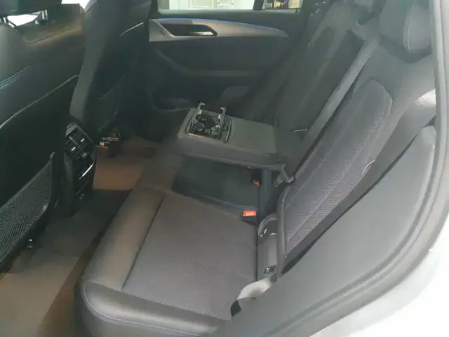 BMW X3 view 13