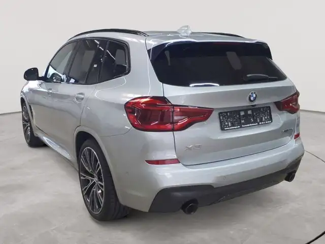 BMW X3 view 5