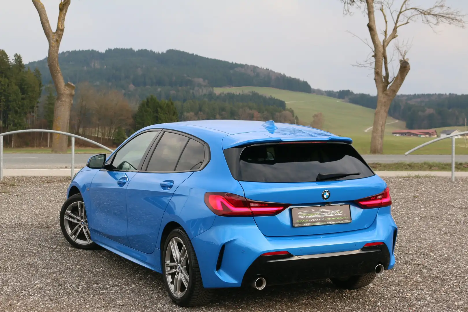 BMW 118 d Aut.*M Sportpaket*Keyless Entry*Kamera*Assistent Blau - 2