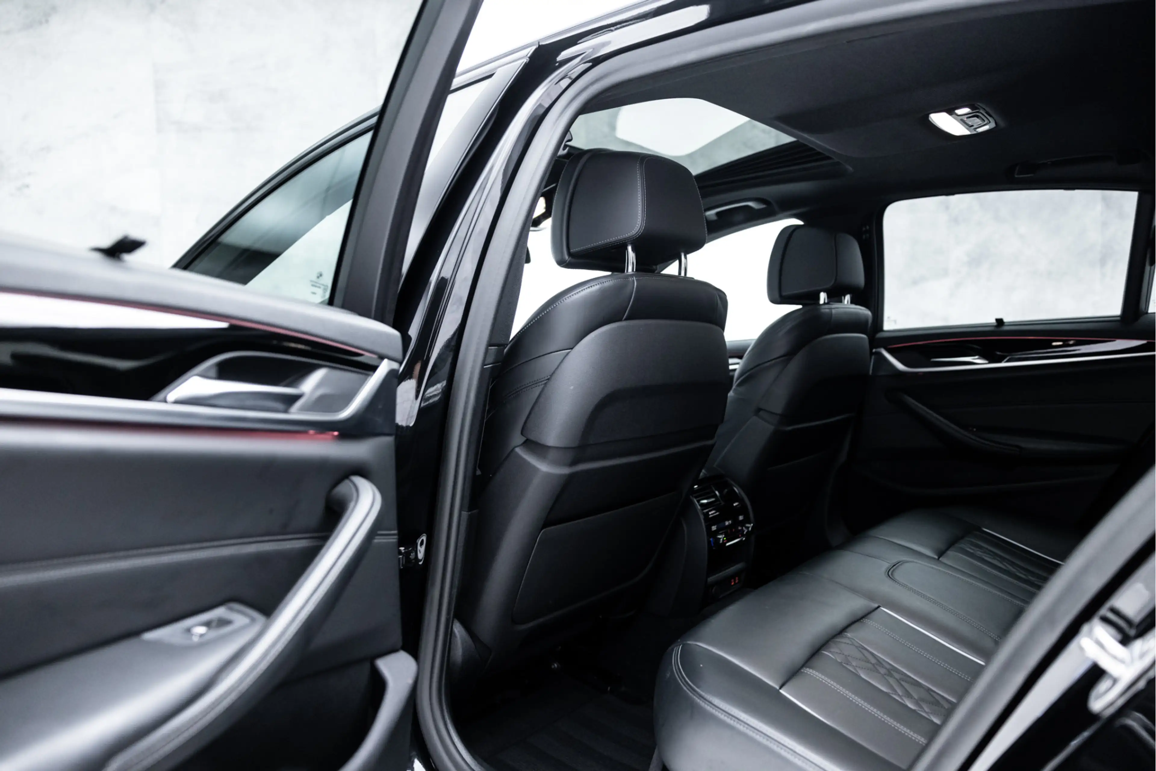 BMW 540 5-serie 540i xDrive High Executive M-Sport | Pano — photo 14