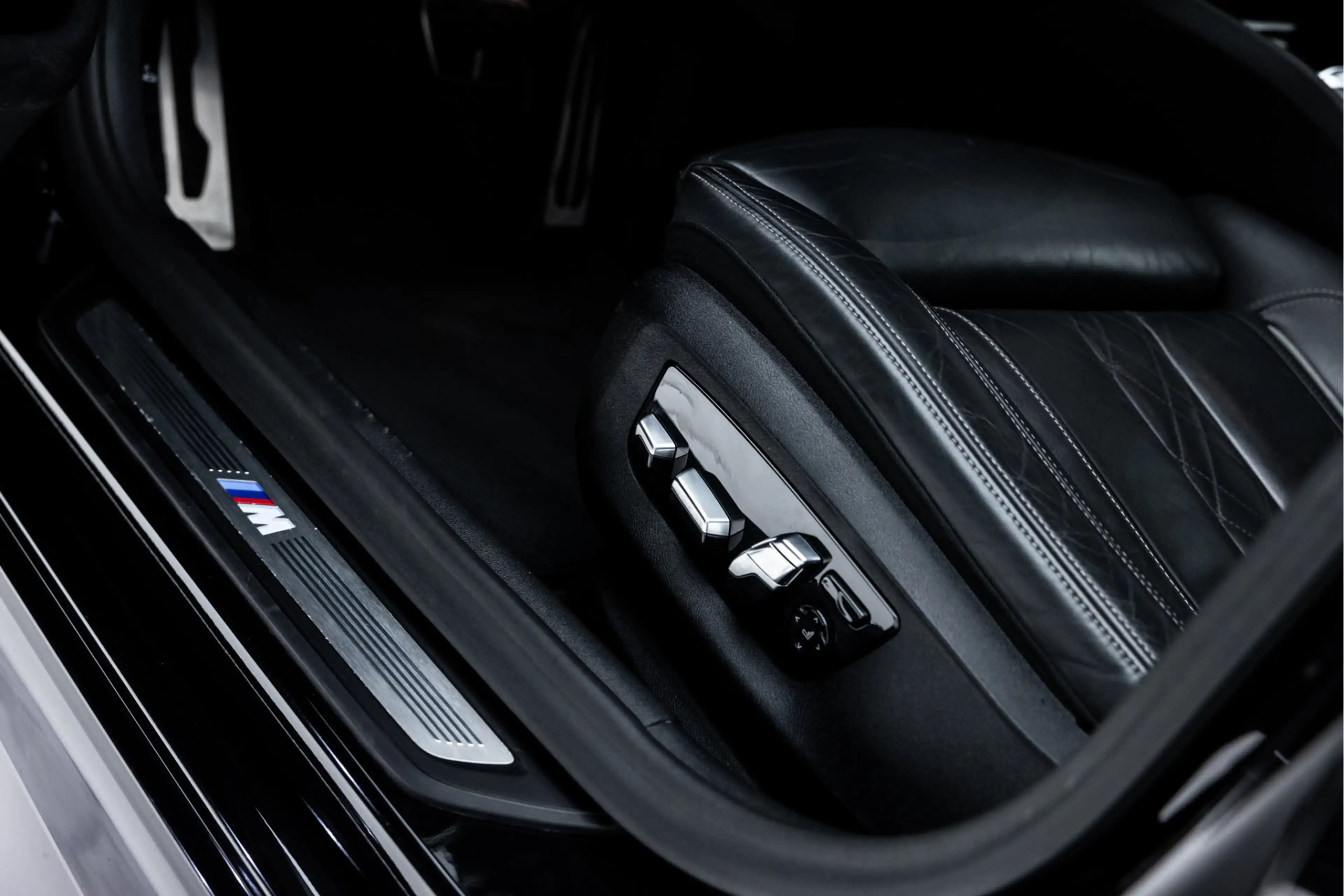 BMW 540 5-serie 540i xDrive High Executive M-Sport | Pano — photo 23