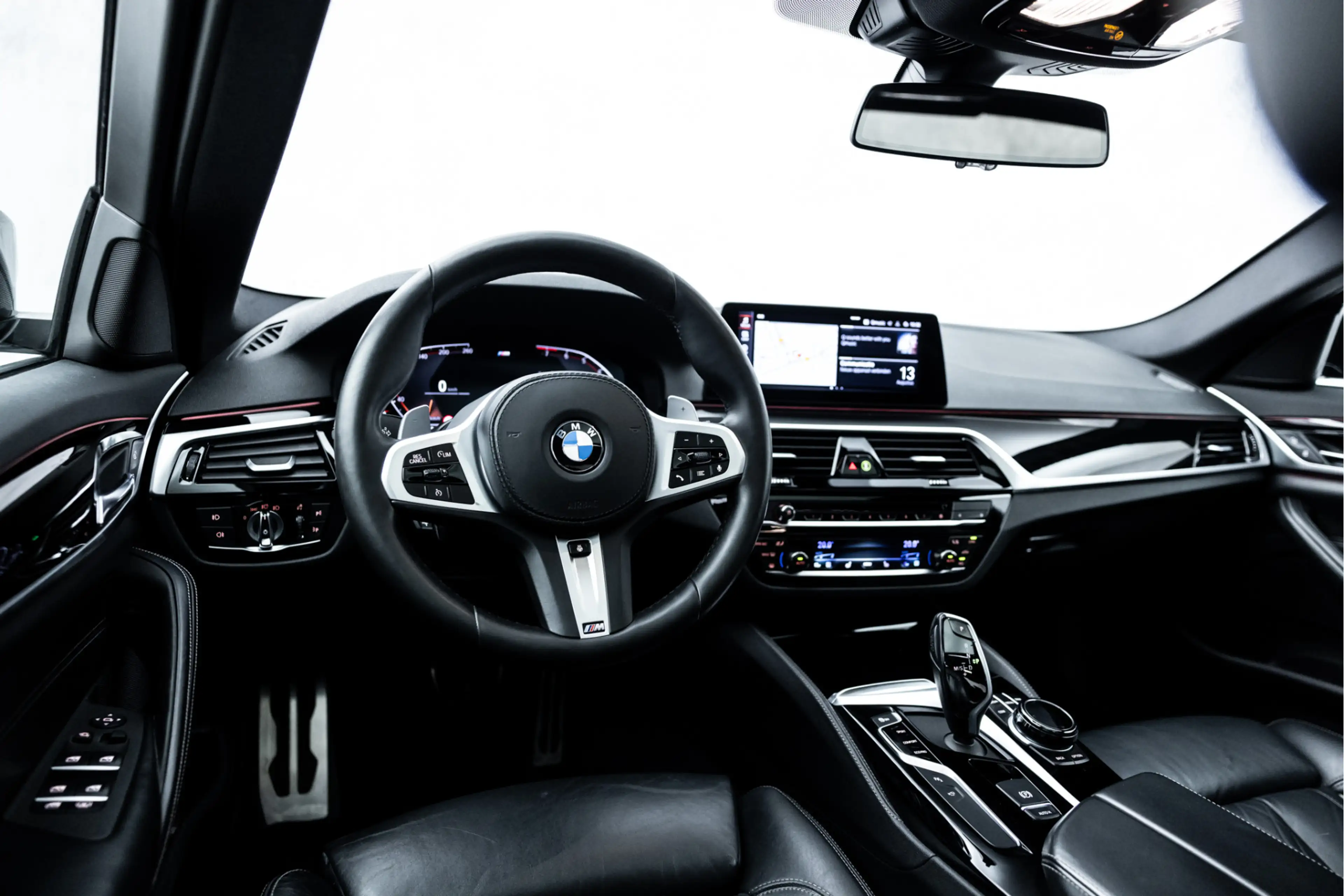 BMW 540 5-serie 540i xDrive High Executive M-Sport | Pano — photo 16
