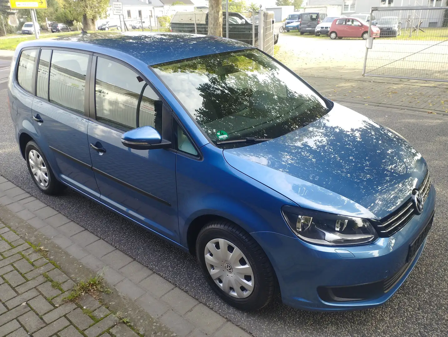 Volkswagen Touran 1,6 TDI - 1.HAND -TÜV/ZAHNR/SERVICE neu-TOP - 1