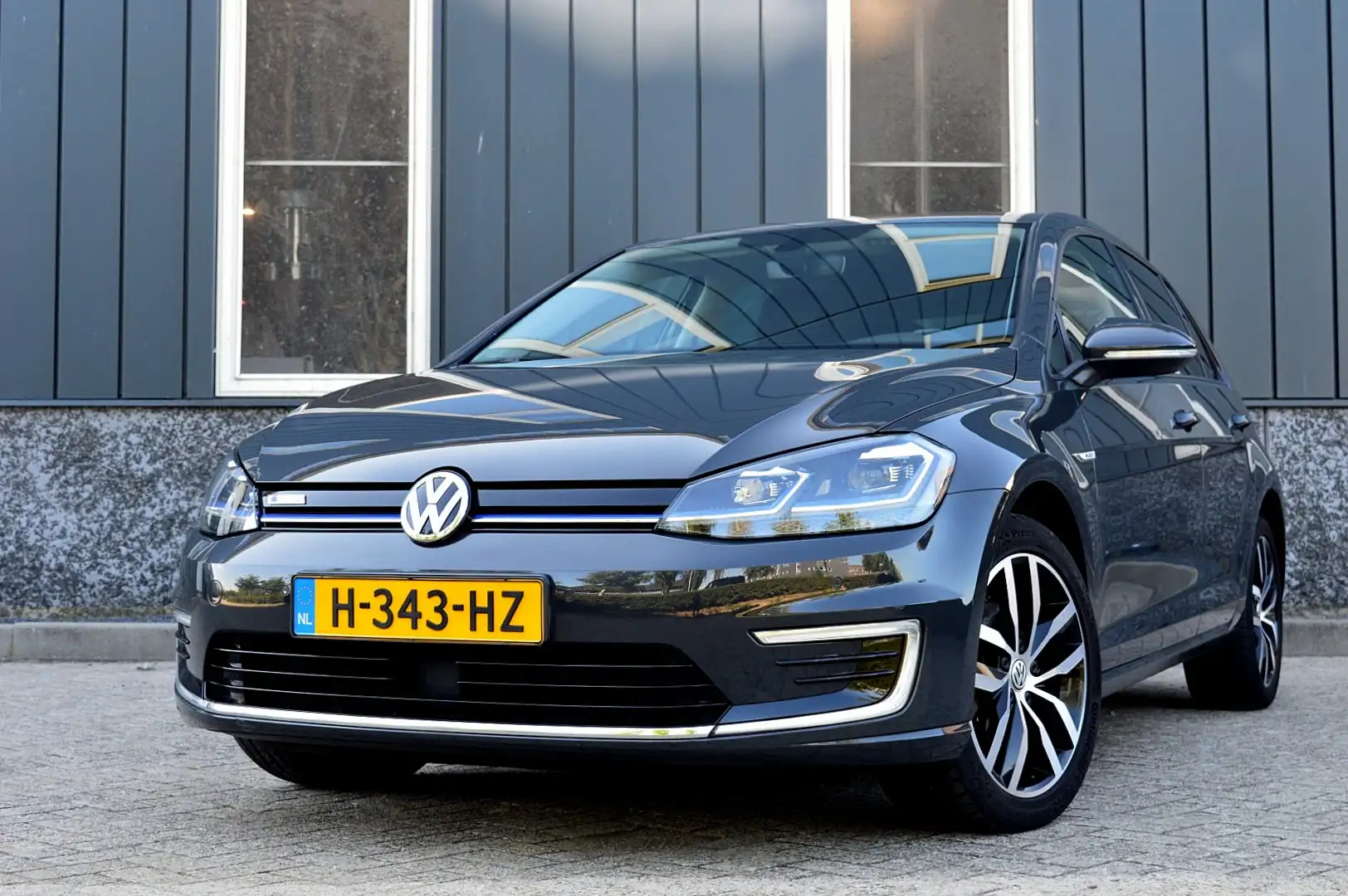 Volkswagen e-Golf E-DITION Rijklaarprijs-Garantie Virtual cockpit Na Сірий - 1
