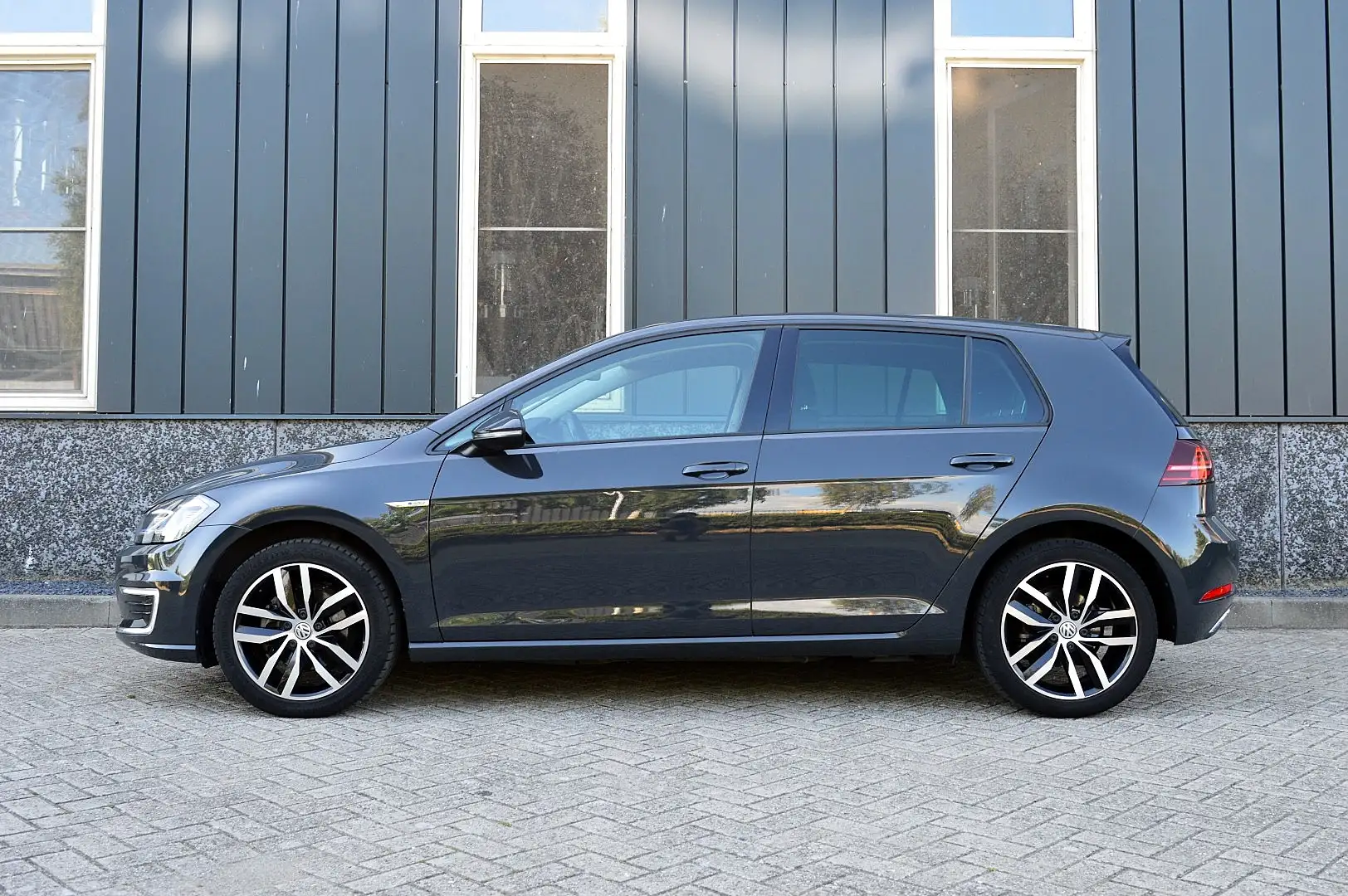 Volkswagen e-Golf E-DITION Rijklaarprijs-Garantie Virtual cockpit Na Сірий - 2