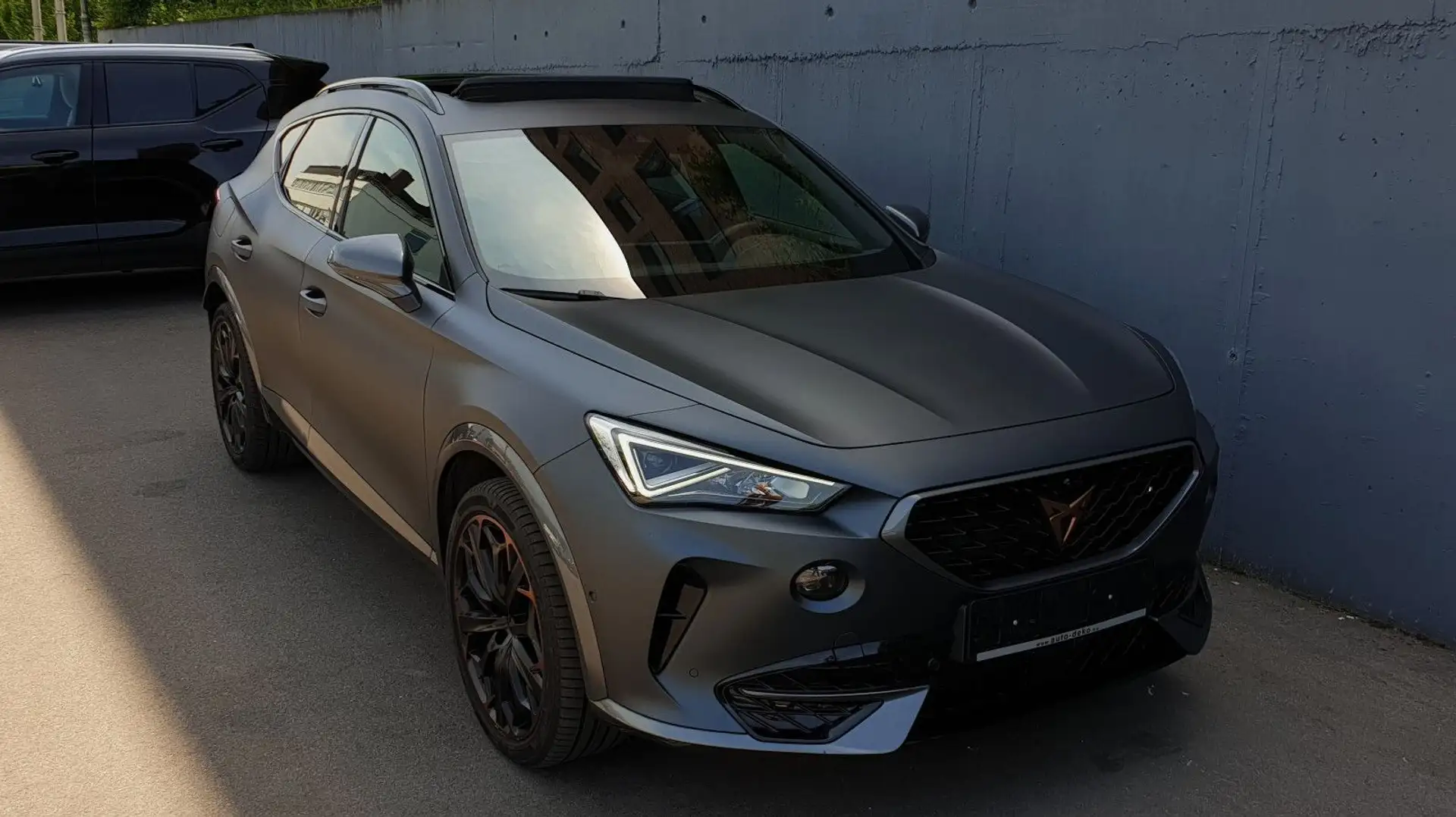 CUPRA Formentor 1.4 e-HYBRID VZ DSG Pano/SSL/360°/AHK Grau - 2