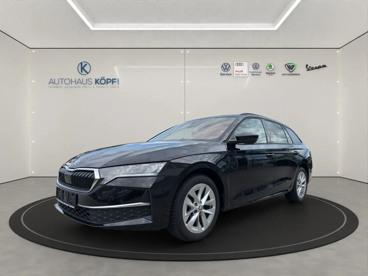 Skoda Octavia Combi 1.5 TSI mHEV_Selection_AHK_Frontscheibenh. Schwarz - 1