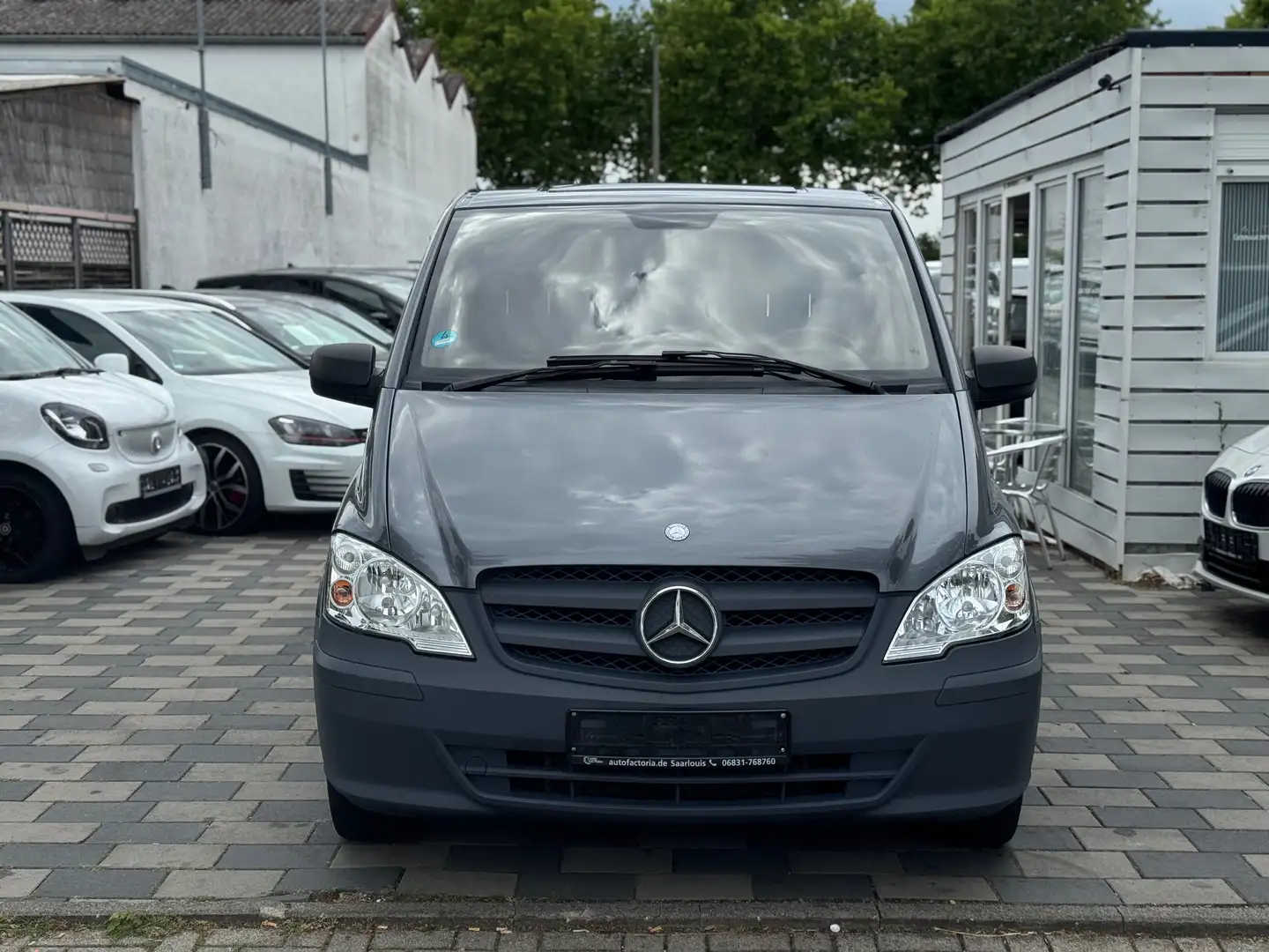 Mercedes-Benz Vito 113 CDI lang/Klima Grau - 2