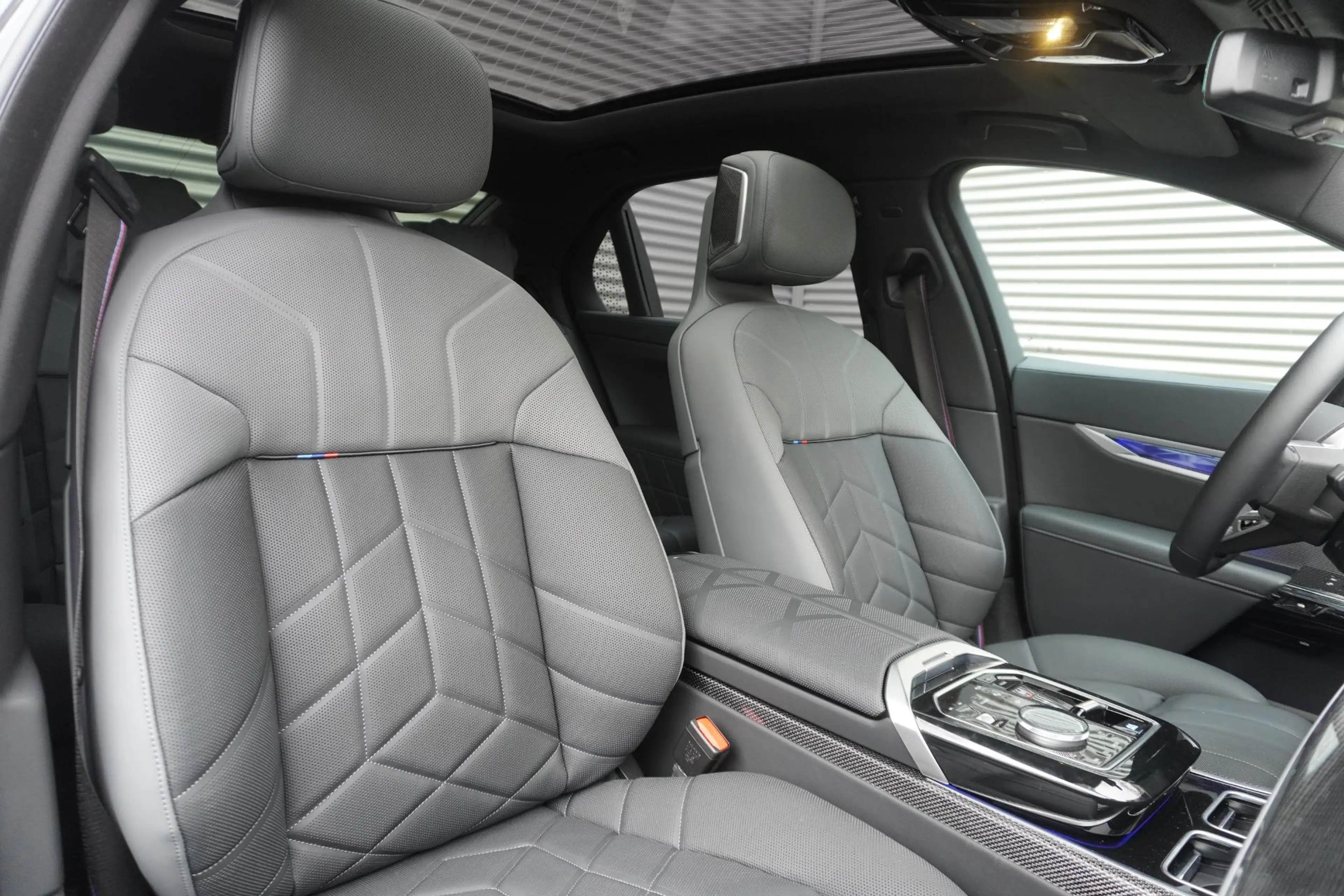 BMW i7 xDrive60 M Sportpakket | Glazen panoramadak Sky Lo — photo 8