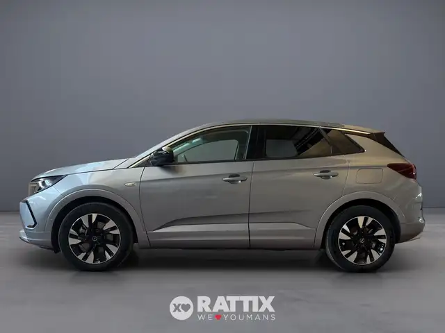 Opel Grandland view 2