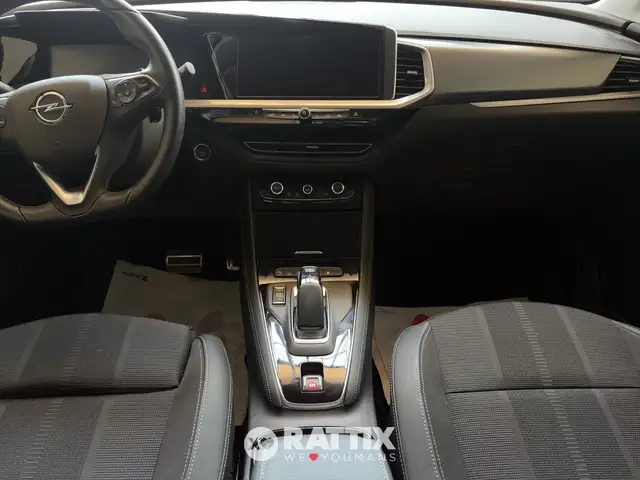 Opel Grandland view 10
