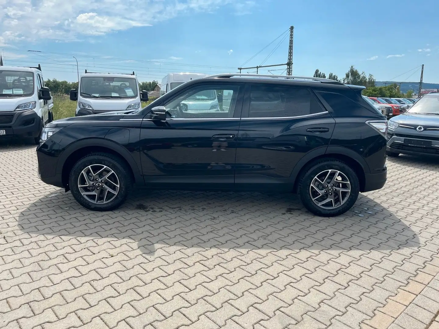 SsangYong Korando E-Motion Platinum 61,5 kWh -GELEGENHEIT- Schwarz - 2