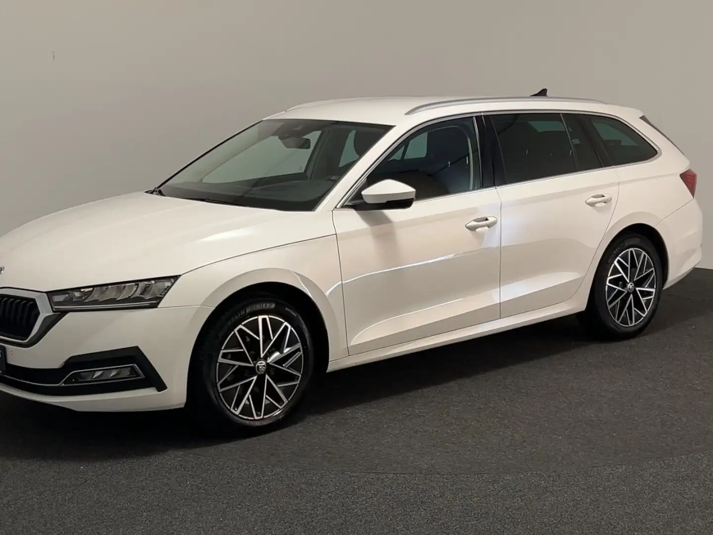Skoda Octavia Combi Style 2.0TDI DSG AHK Navi LED Klima Navi Weiß - 2