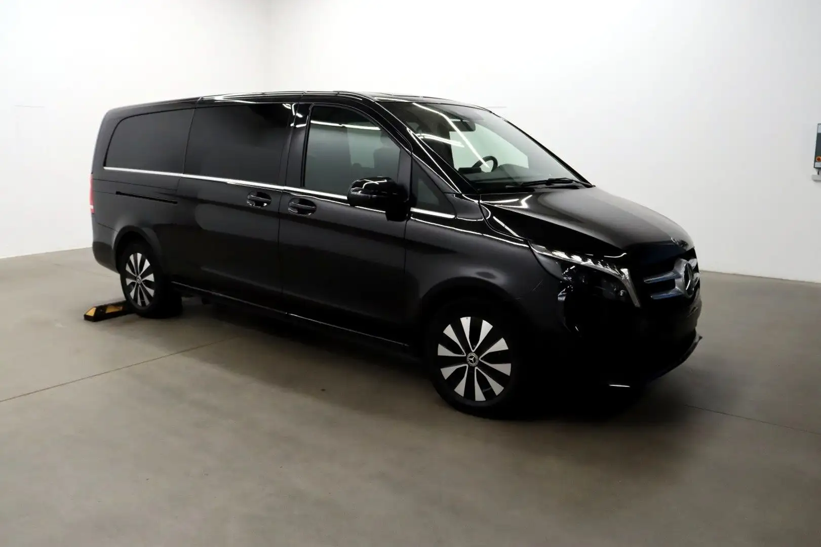 Mercedes-Benz V 300 D 4MATIC STANDHEIZUNG EXTRALANG AVANTGARDE Nero - 1
