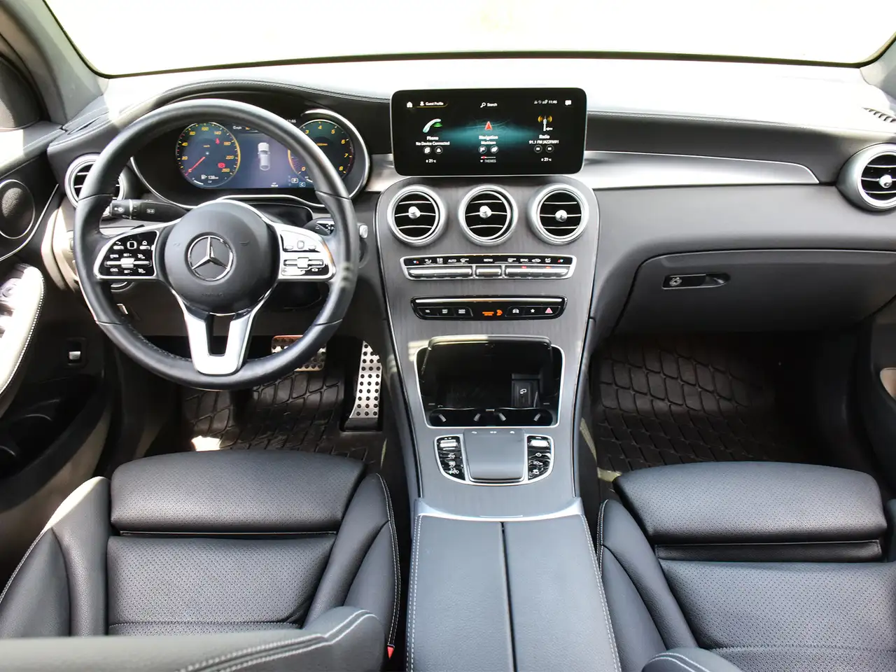 Mercedes-Benz GLC снимка Mercedes-Benz GLC