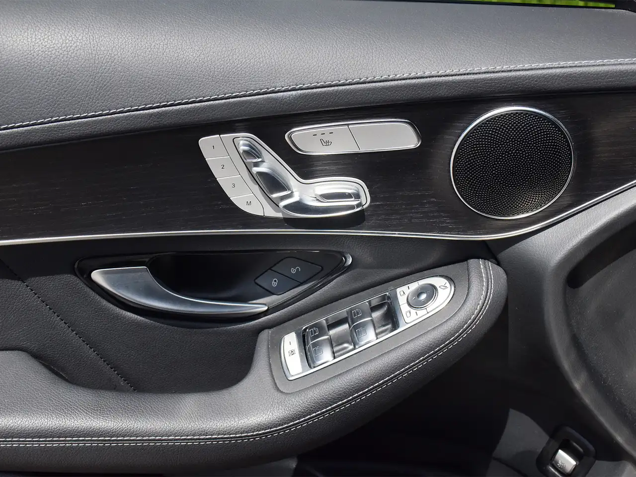 Mercedes-Benz GLC снимка Mercedes-Benz GLC