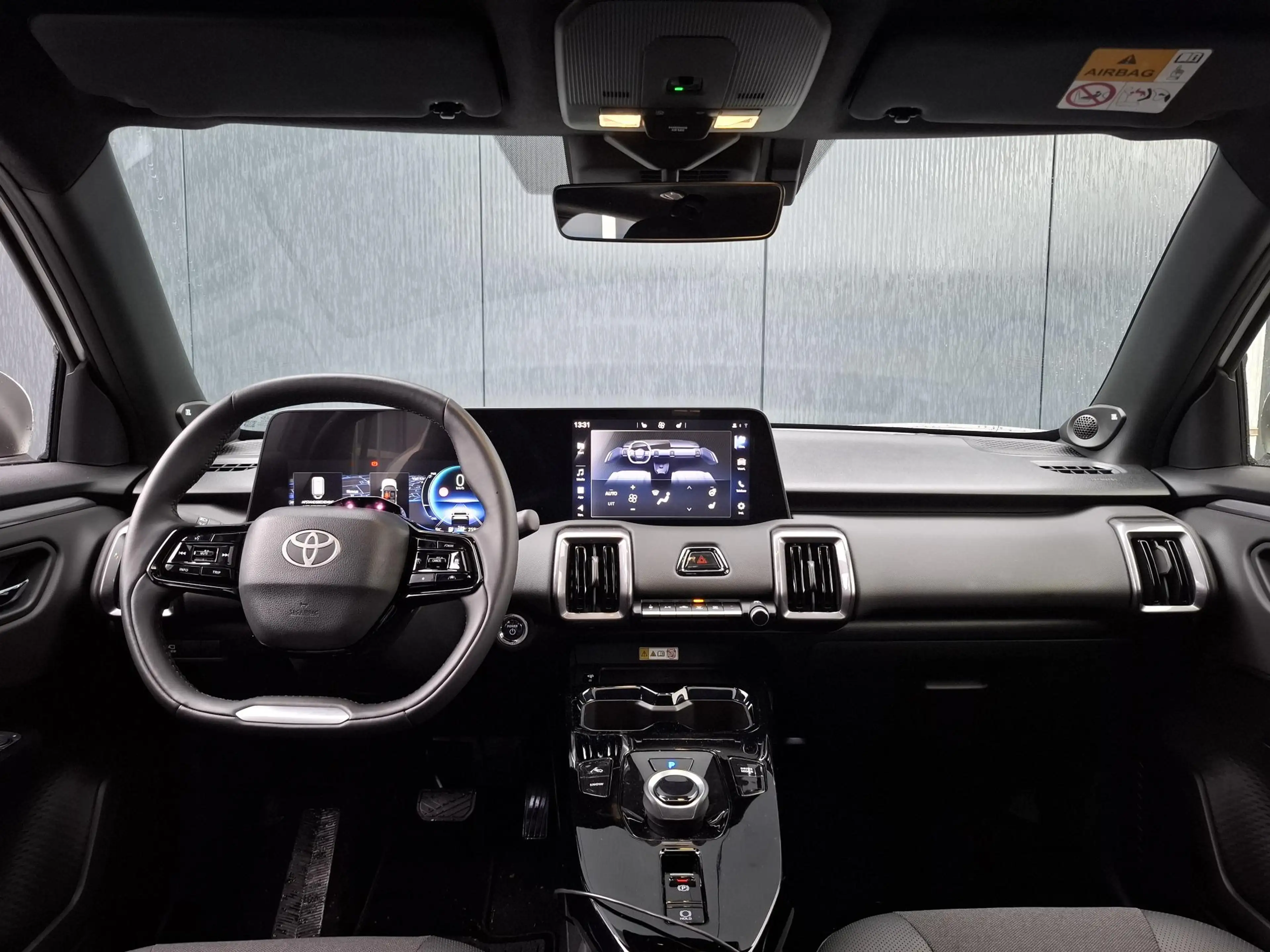Toyota Urban Cruiser Executive 61 kWh | JBL Premium Sound | Panoramadak — photo 2