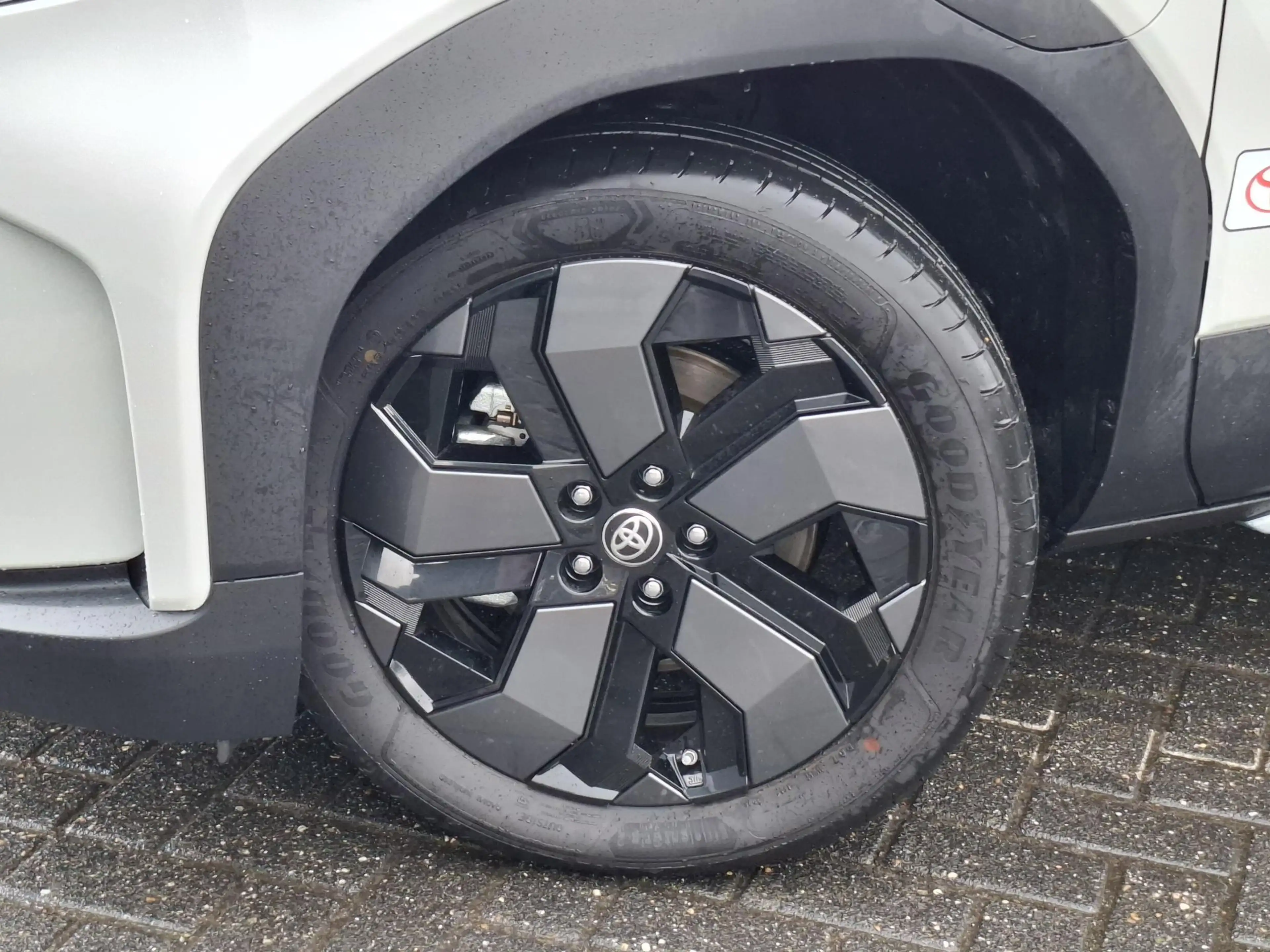 Toyota Urban Cruiser Executive 61 kWh | JBL Premium Sound | Panoramadak — photo 8